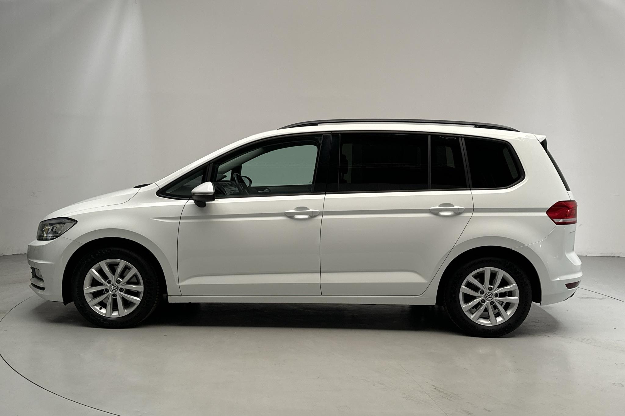 VW Touran 1.4 TSI (150hk) - 161 790 km - Käsitsi - valge - 2017