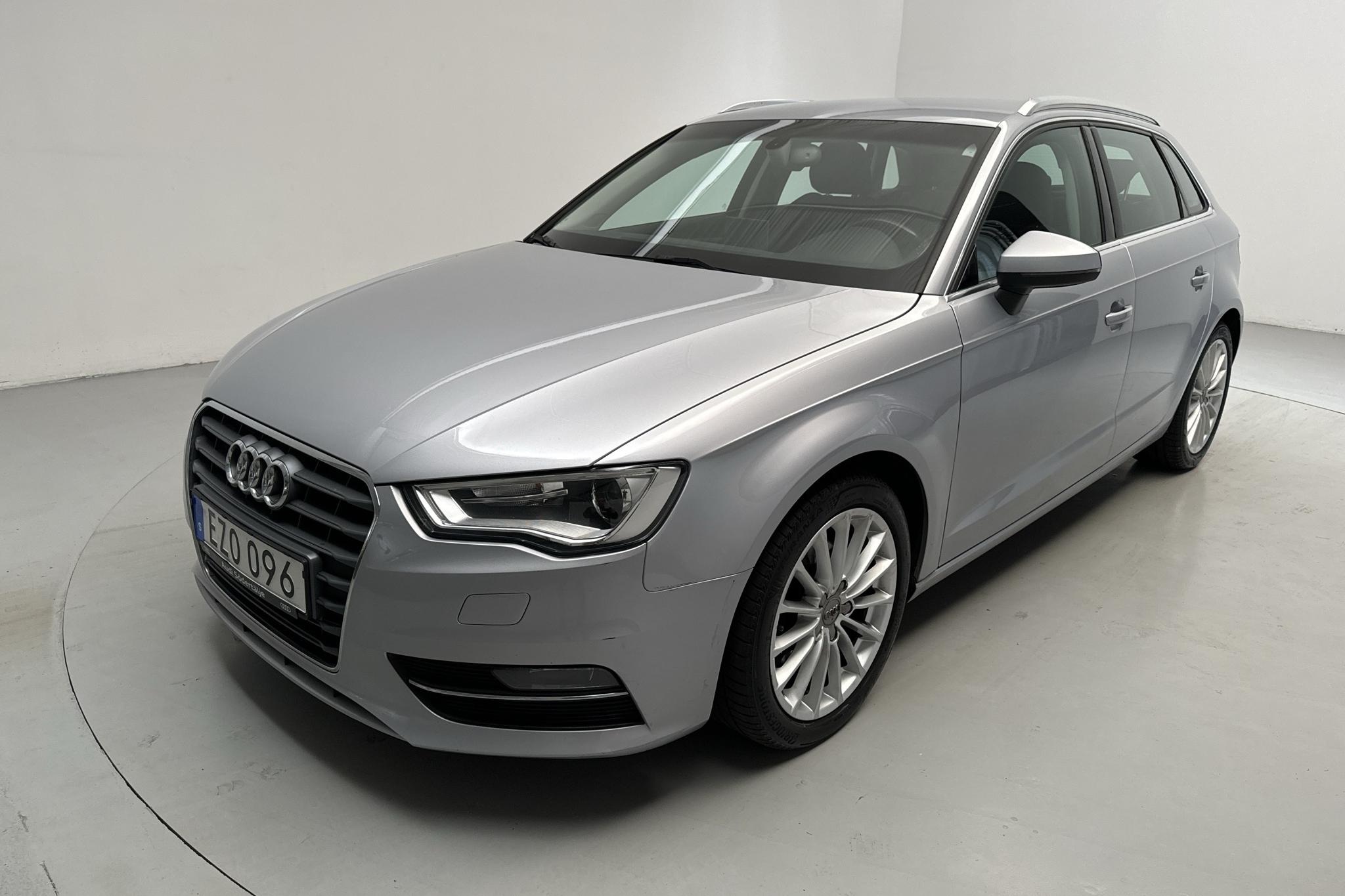 Audi A3 2.0 TDI Sportback (150hk) - 97 570 km - Automatic - silver - 2015