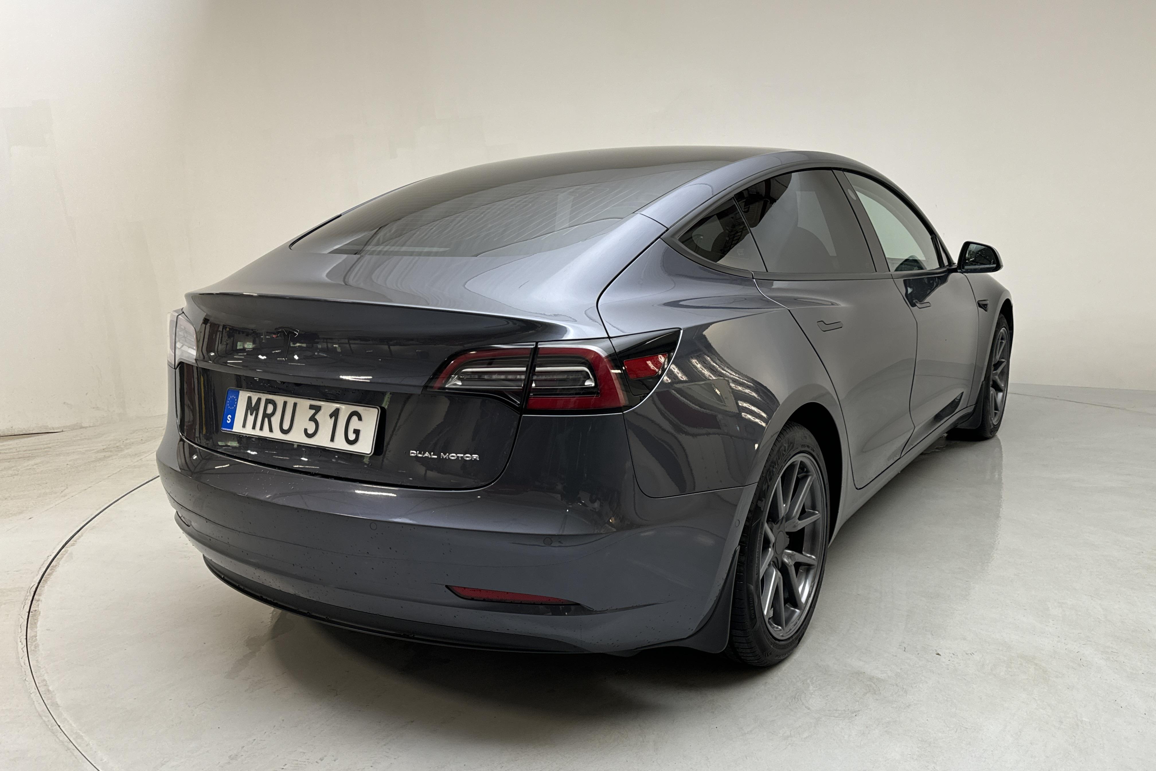 Tesla Model 3 Long Range Dual Motor AWD - 15 482 mil - Automat - grå - 2020