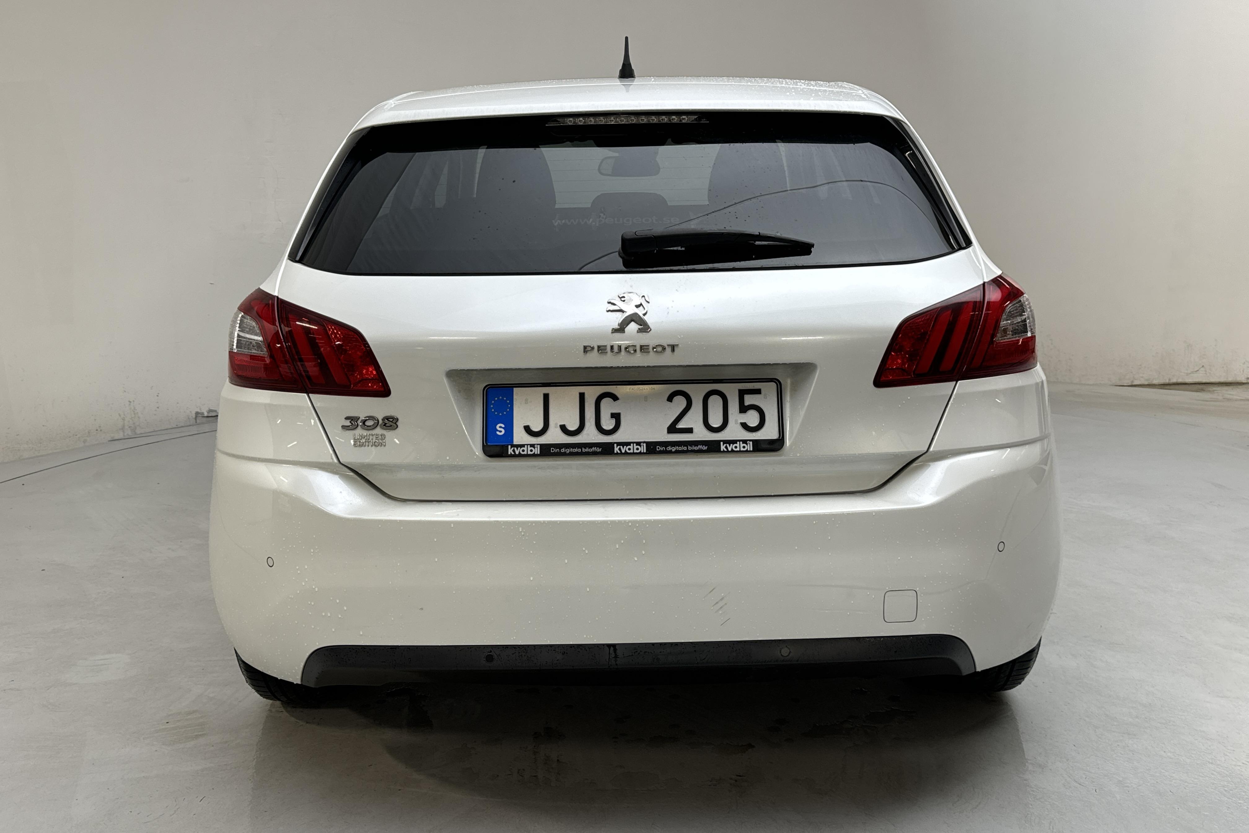 Peugeot 308 1.6 Turbo (125hk) - 103 900 km - Manual - white - 2014