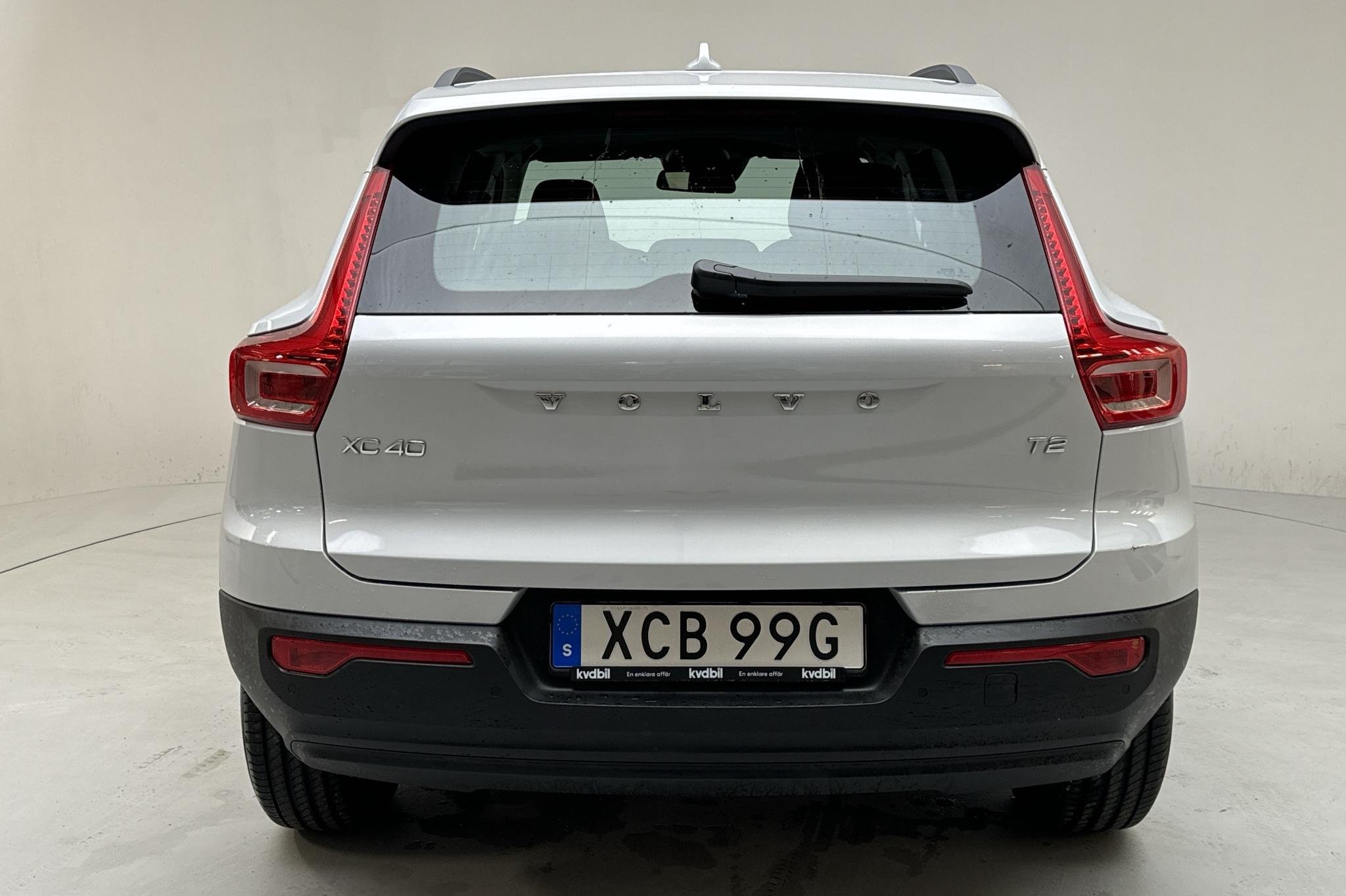 Volvo XC40 T2 2WD (129hk) - 28 800 km - Manual - silver - 2021