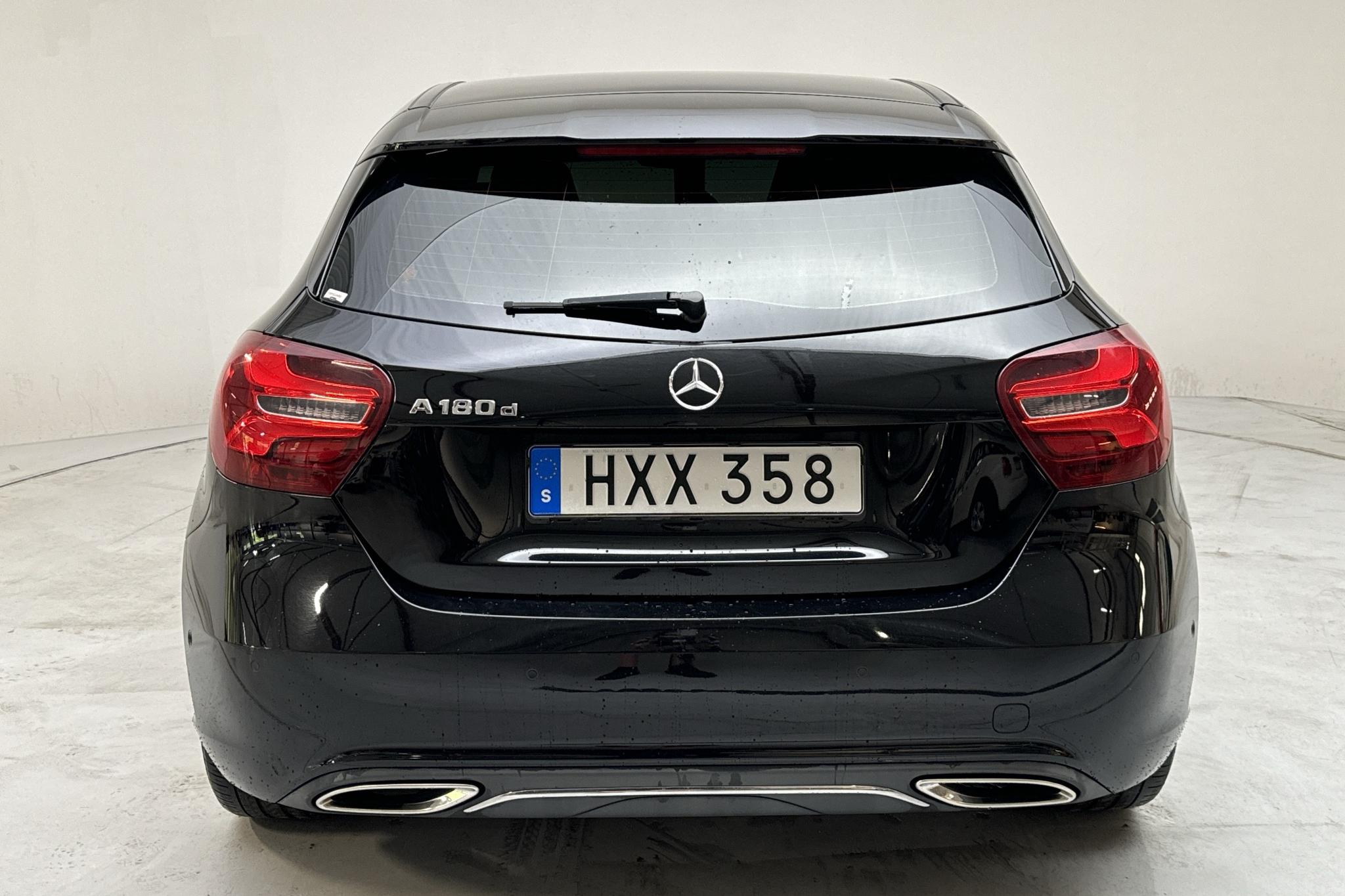 Mercedes A 180 d 5dr W176 (109hk) - 93 700 km - Automatyczna - czarny - 2017