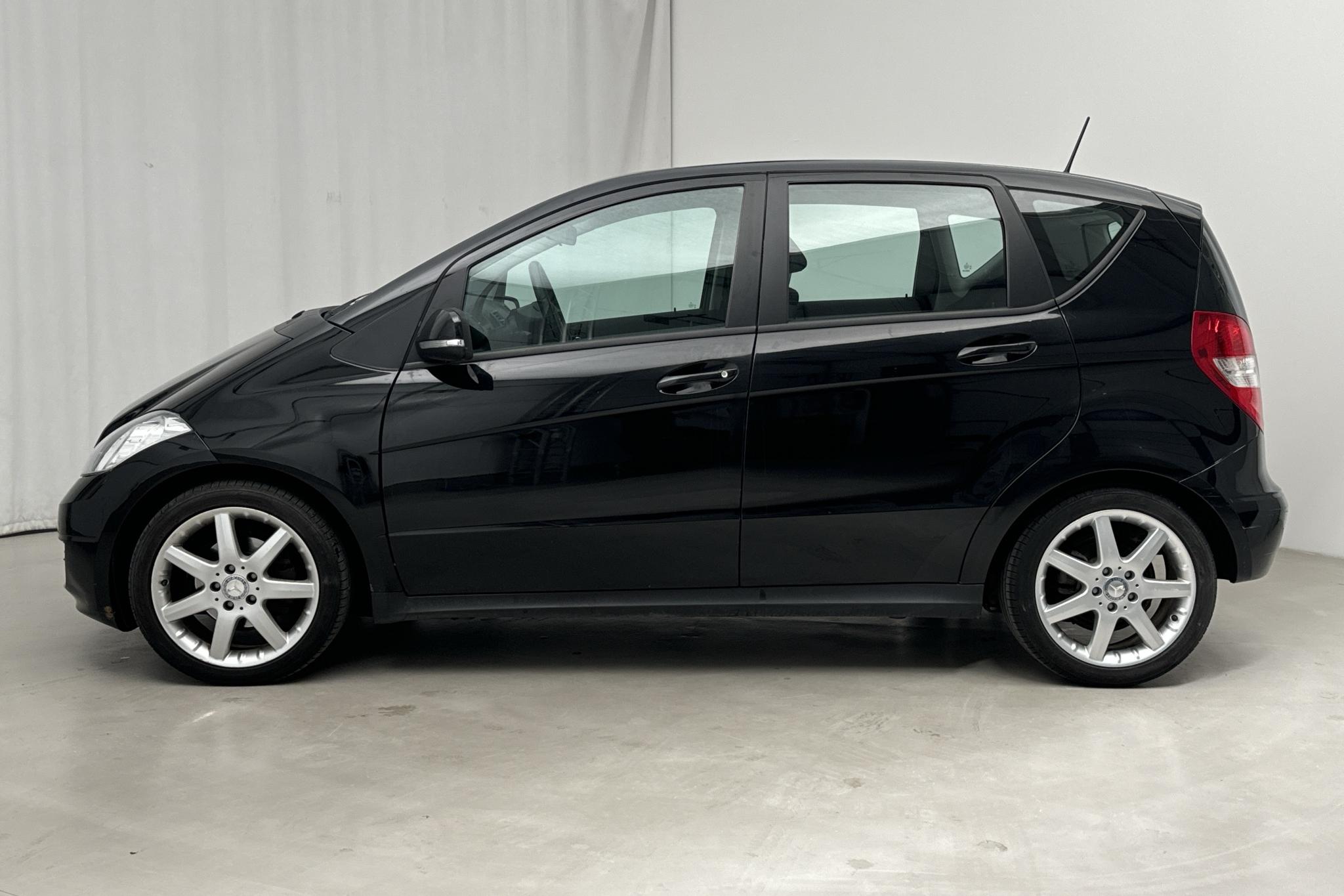 Mercedes A 160 5dr W169 (95hk) - 84 090 km - Automatic - black - 2012