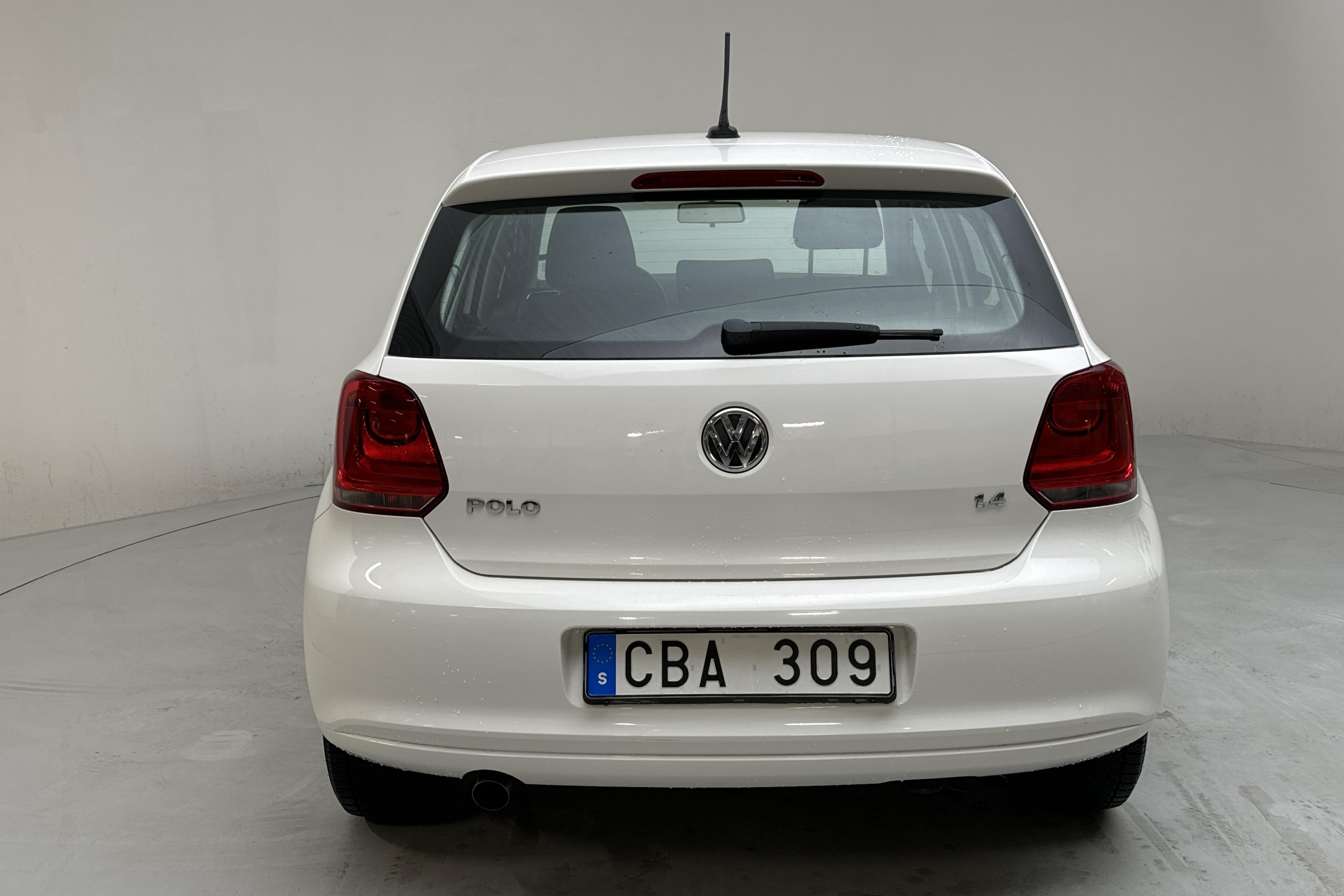 VW Polo 1.4 5dr (85hk) - 62 220 km - Käsitsi - valge - 2014