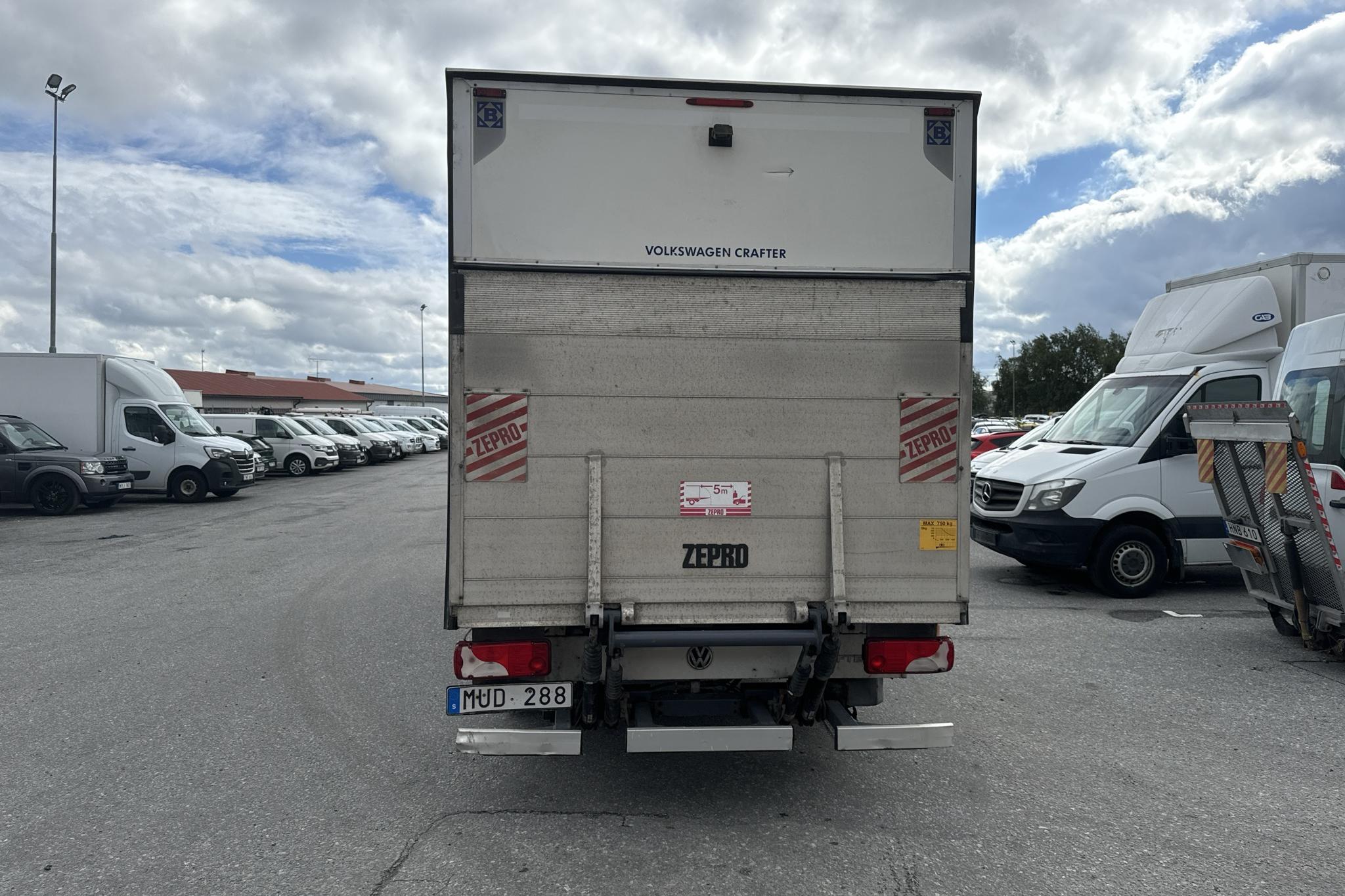 VW Crafter 35 2.0 TDI Volymskåp (163hk) - 135 040 km - Manualna - biały - 2012