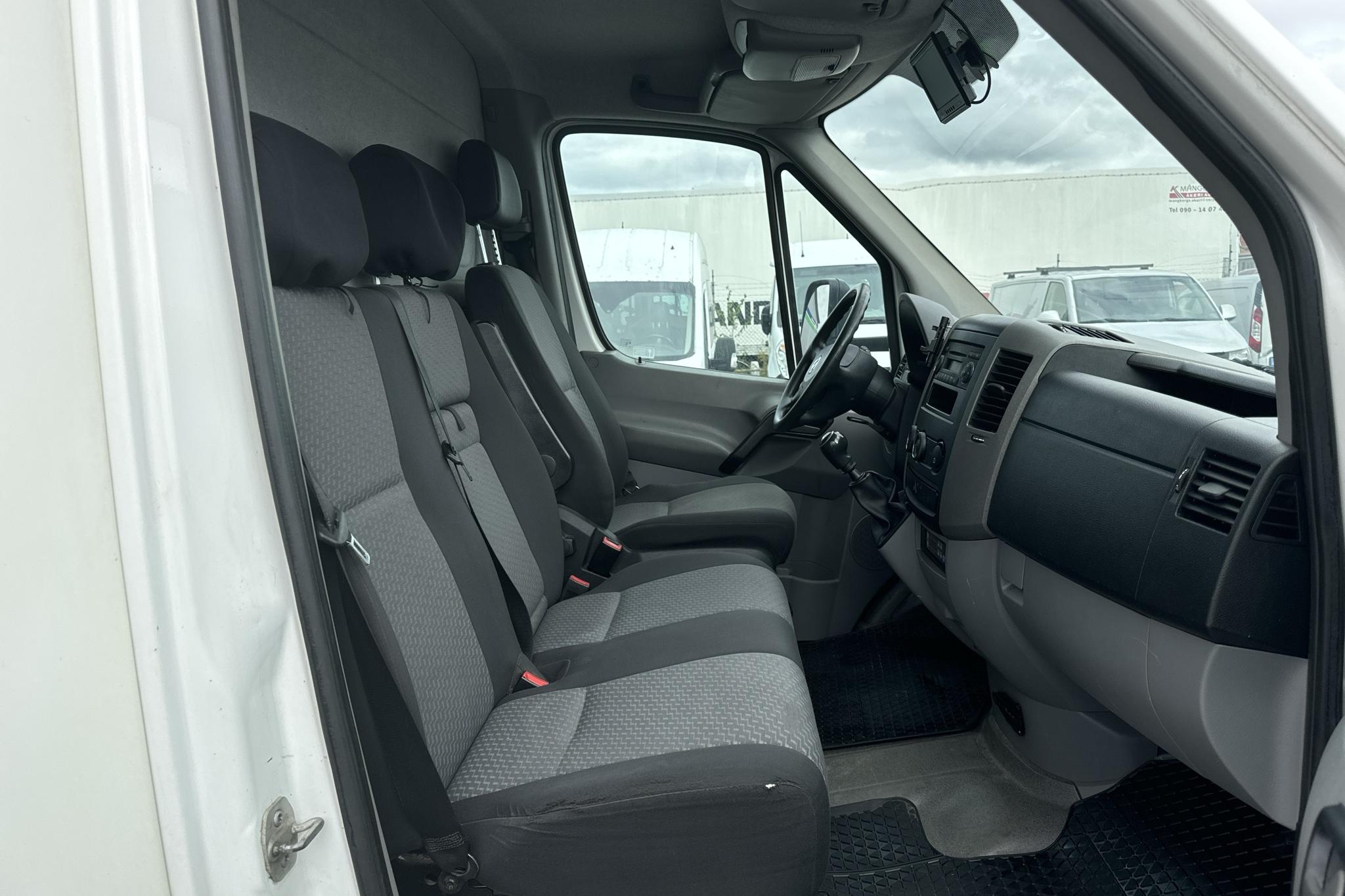 VW Crafter 35 2.0 TDI Volymskåp (163hk) - 135 040 km - Manualna - biały - 2012