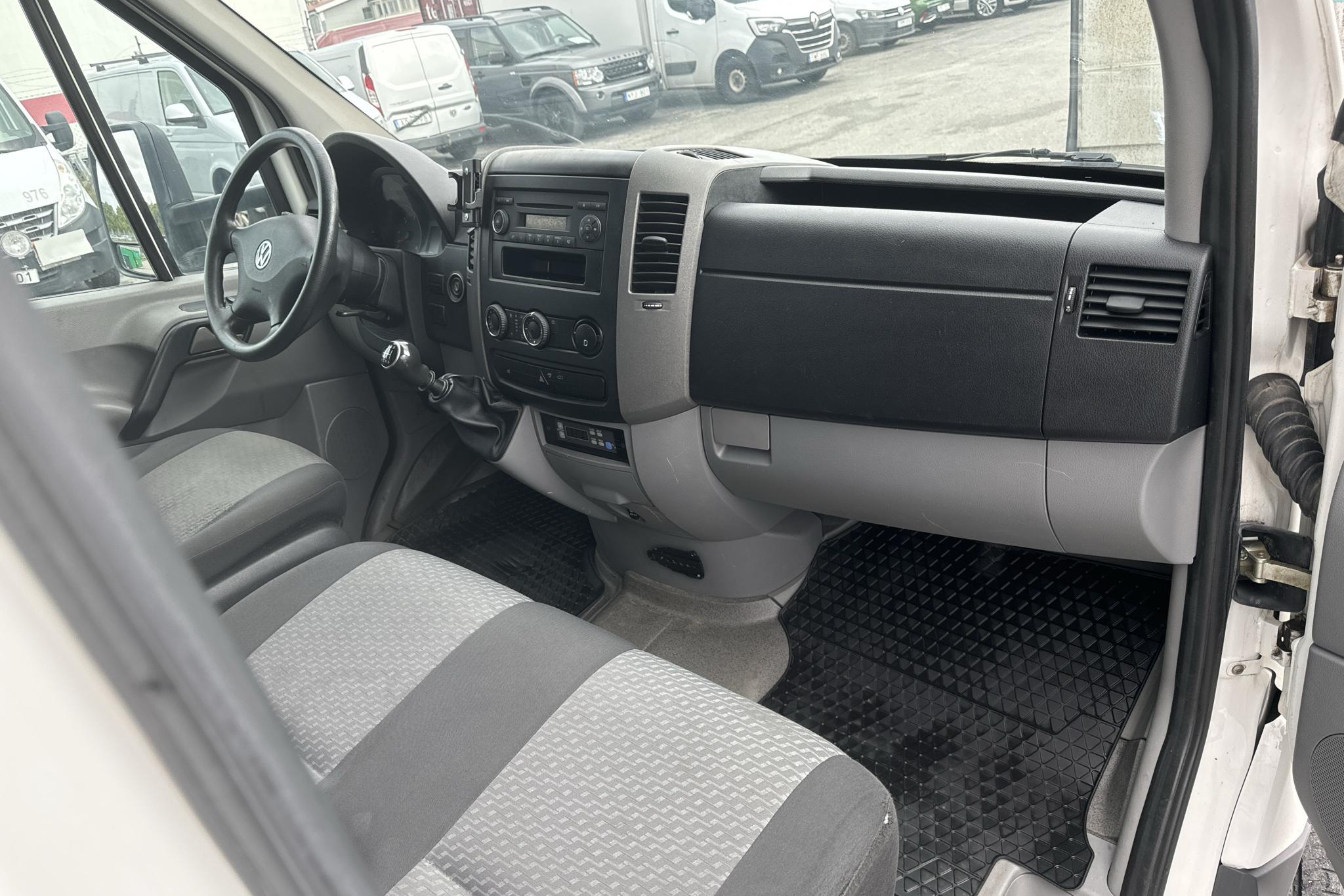 VW Crafter 35 2.0 TDI Volymskåp (163hk) - 135 040 km - Käsitsi - valge - 2012