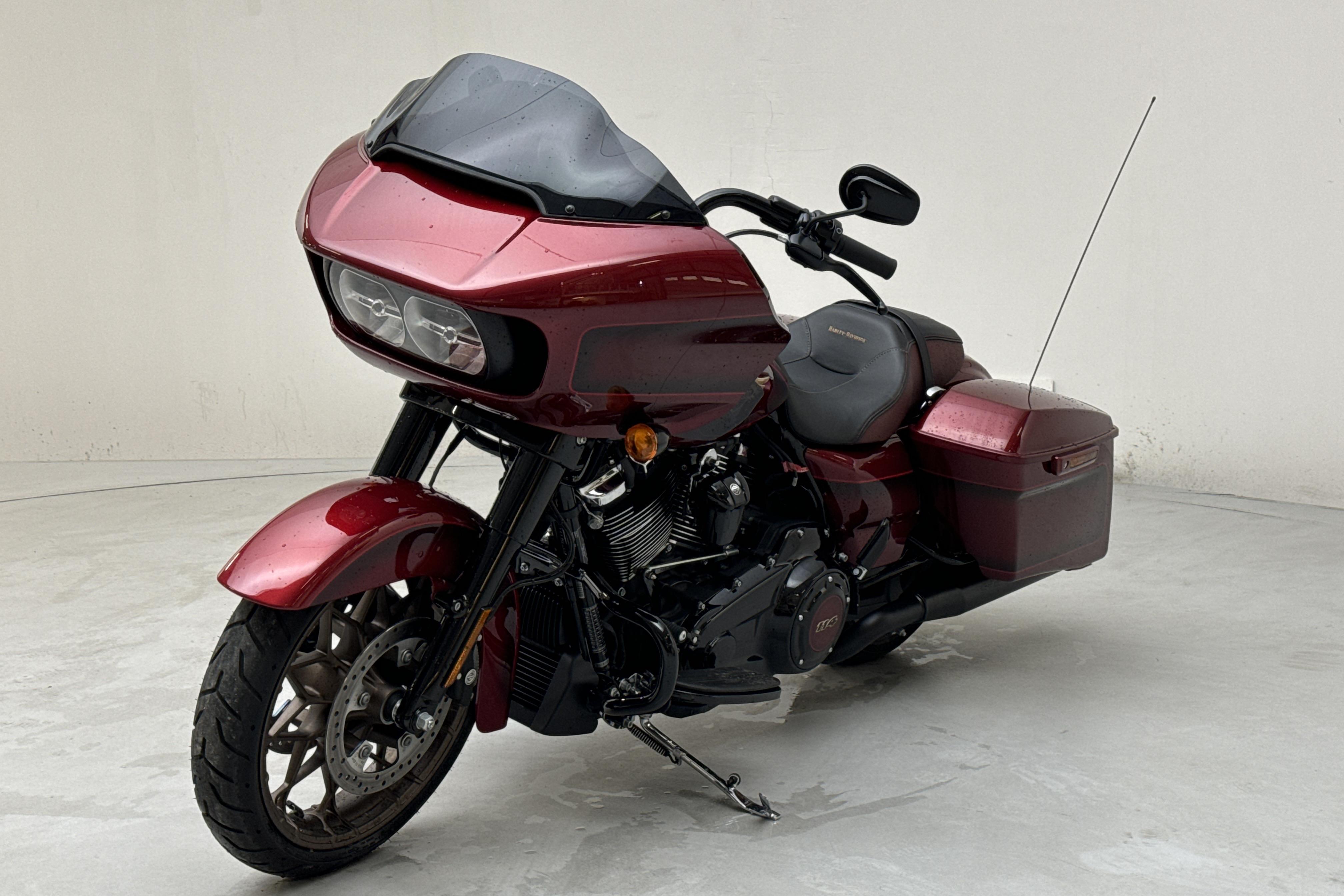 HARLEY-DAVIDSON Road Glide ANNIVERSARY Motorcykel - 1 340 km - Manuaalinen - punainen - 2023