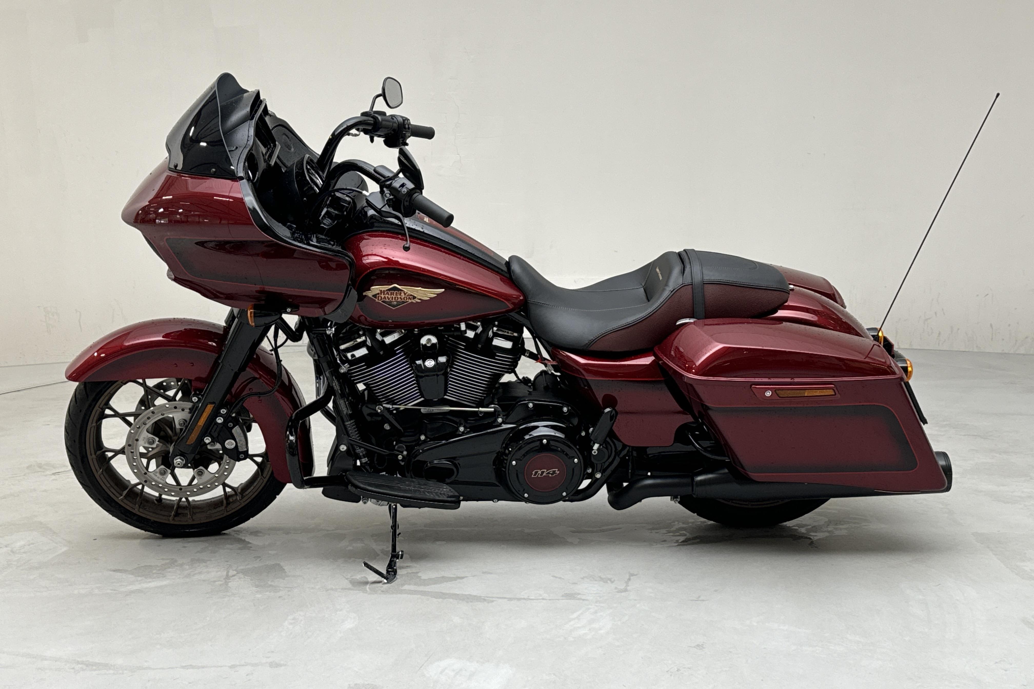 HARLEY-DAVIDSON Road Glide ANNIVERSARY Motorcykel - 1 340 km - Manual - red - 2023