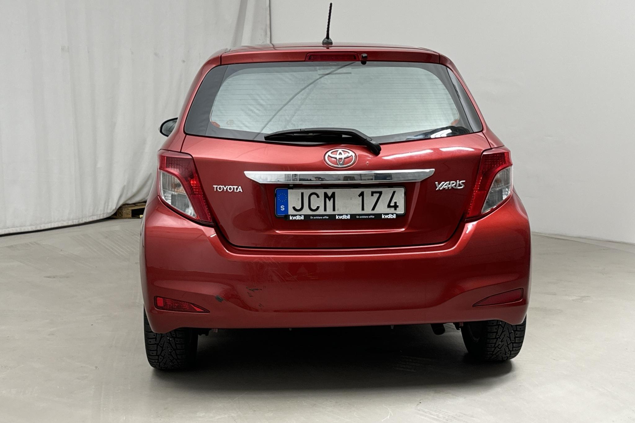 Toyota Yaris 1.4 D-4D 5dr (90hk) - 113 150 km - Manuaalinen - punainen - 2012