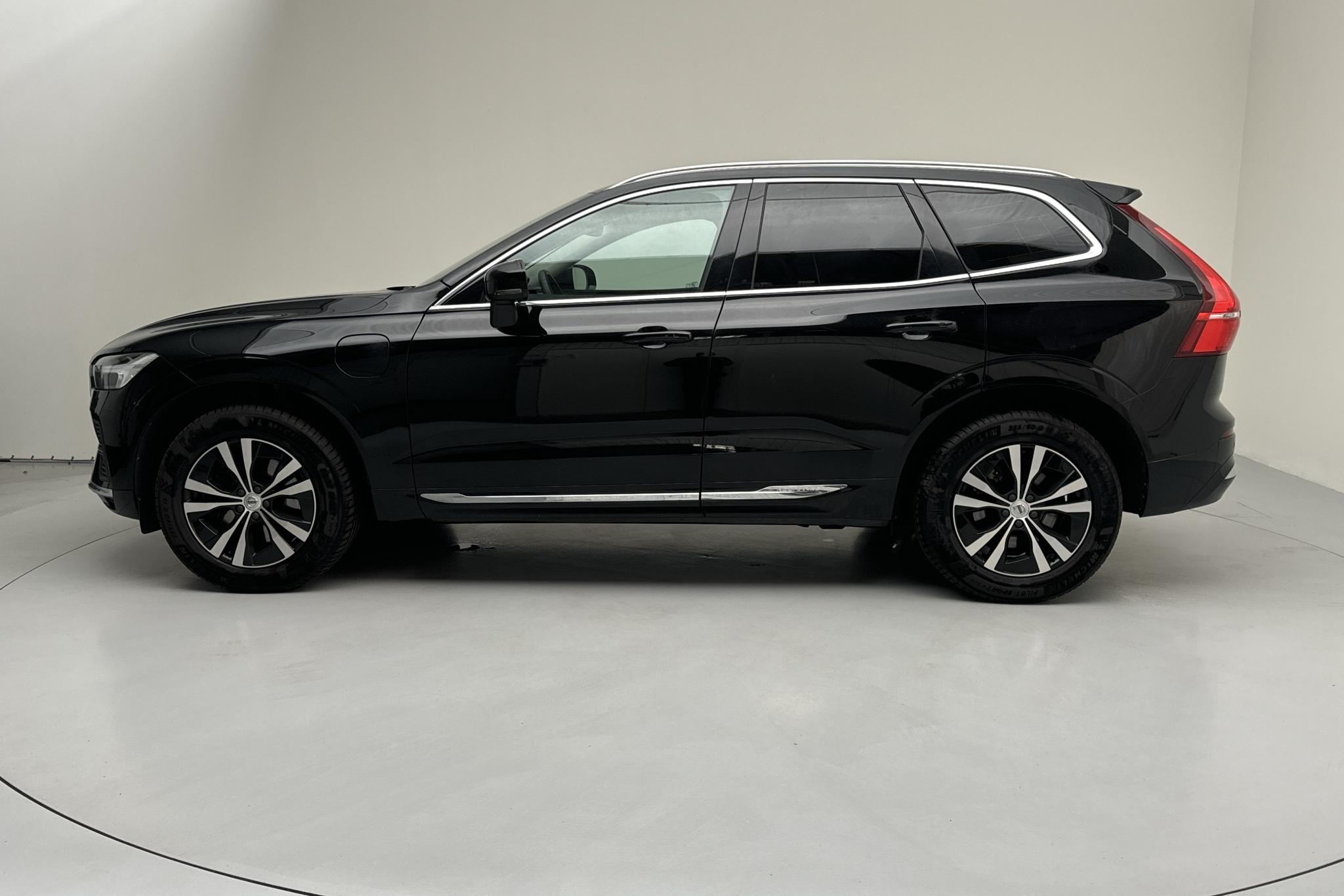 Volvo XC60 T6 AWD Recharge (340hk) - 10 435 mil - Automat - svart - 2022