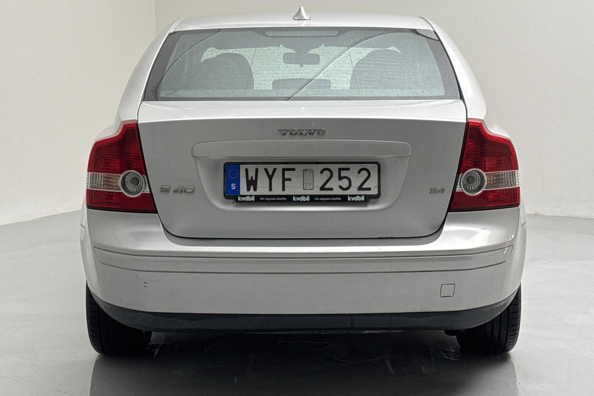 Volvo S40 2.4 (140hk) - 85 220 km - Käsitsi - Light Grey - 2006