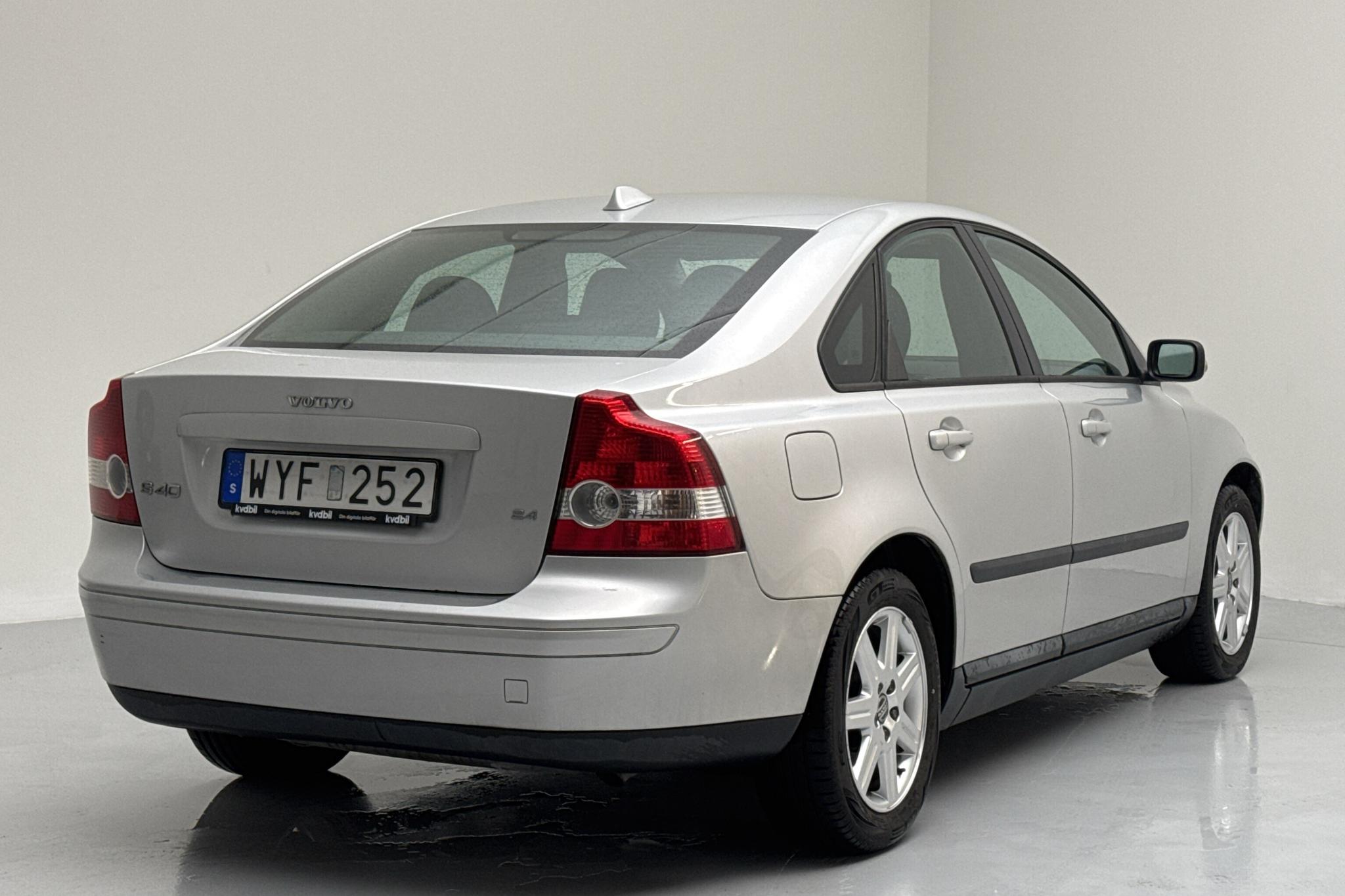 Volvo S40 2.4 (140hk) - 85 220 km - Manuaalinen - Light Grey - 2006