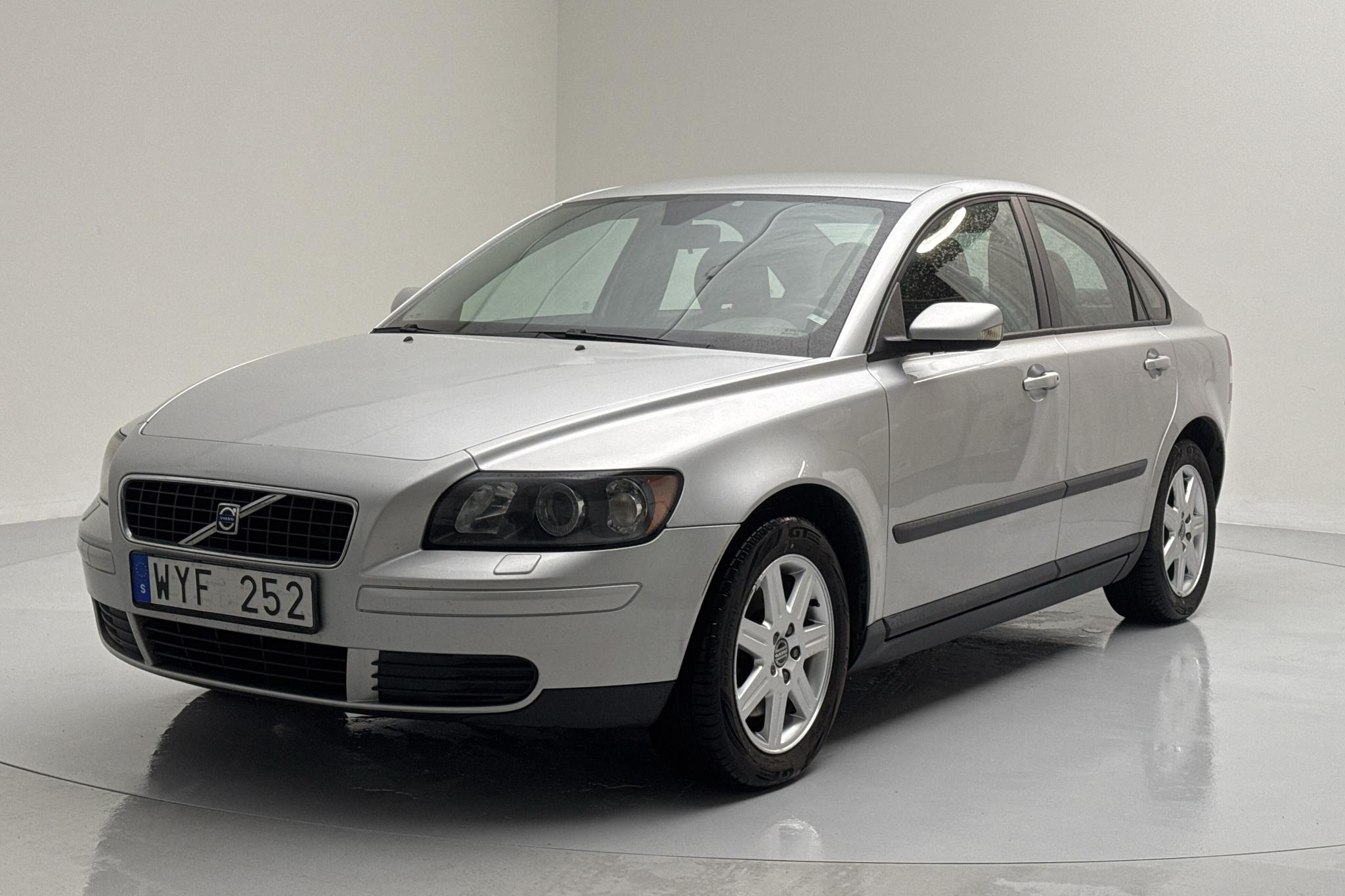 Volvo S40 2.4 (140hk) - 85 220 km - Käsitsi - Light Grey - 2006