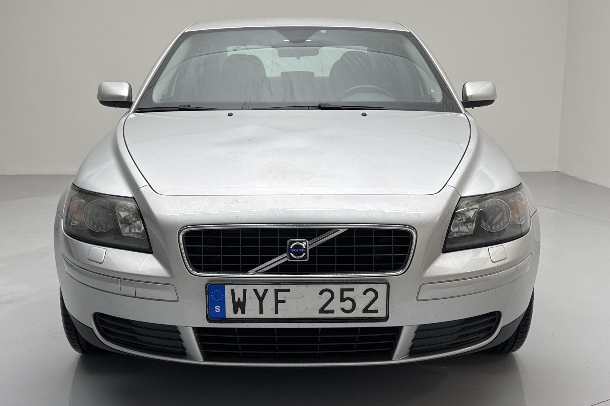 Volvo S40 2.4 (140hk) - 85 220 km - Manual - Light Grey - 2006