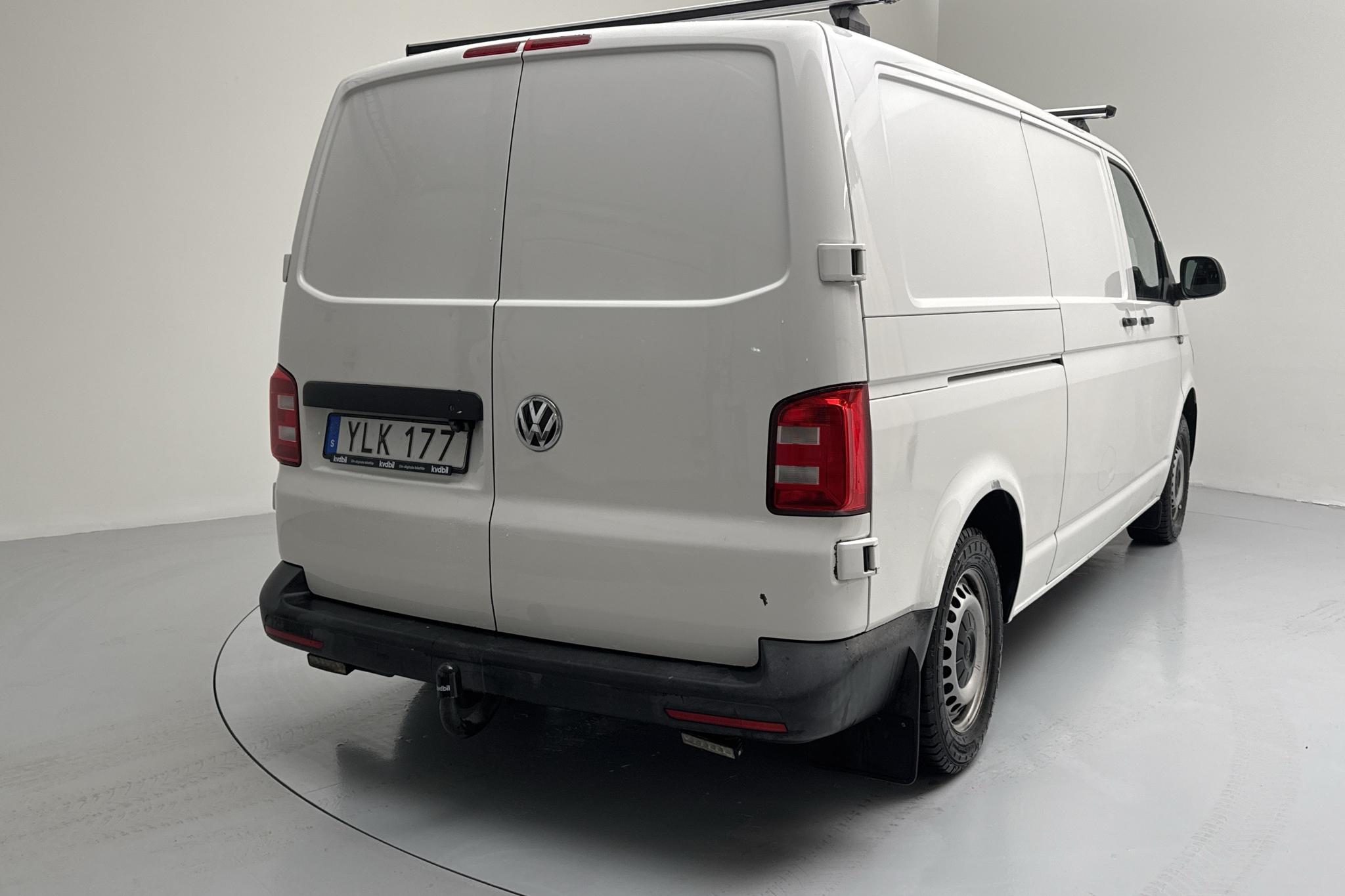 VW Transporter T6 2.0 TDI BMT Skåp 4MOTION (150hk) - 198 800 km - Automatic - white - 2017