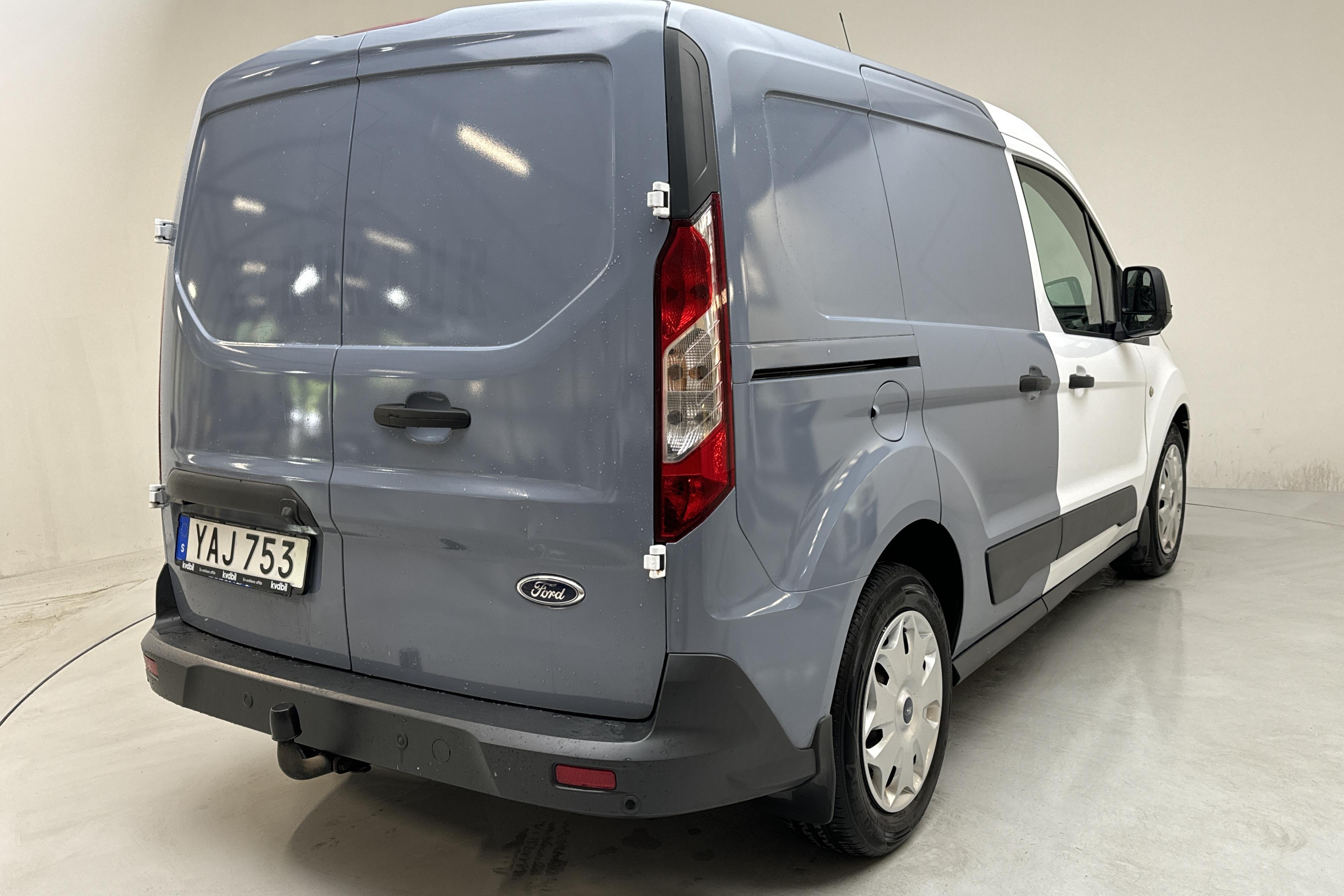 Ford Transit Connect 1.6 TDCi (95hk) - 127 290 km - Manuaalinen - valkoinen - 2016