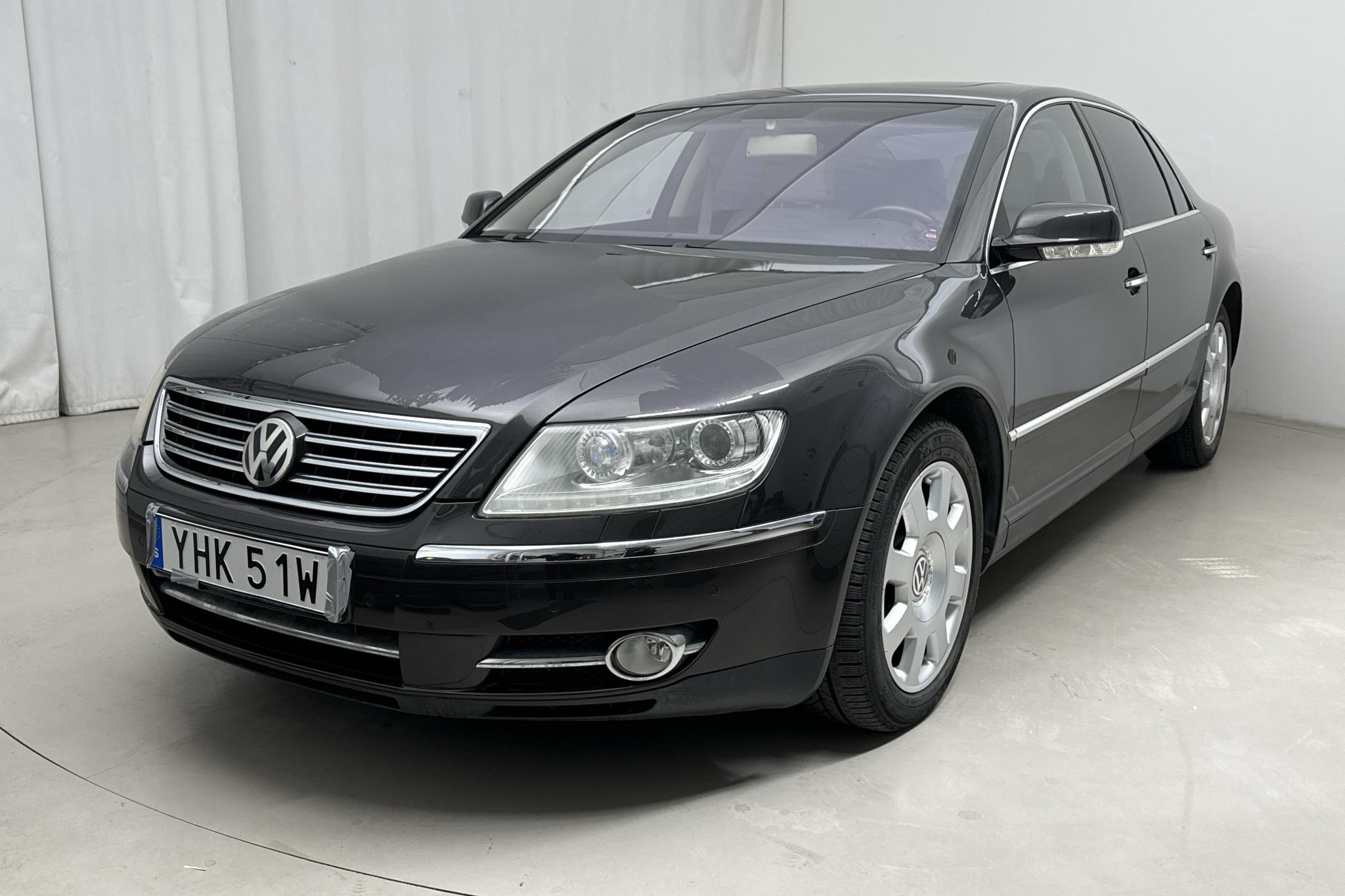 VW Phaeton 6.0 W12 (450hk) - 11 821 mil - Automat - Dark Brown - 2009