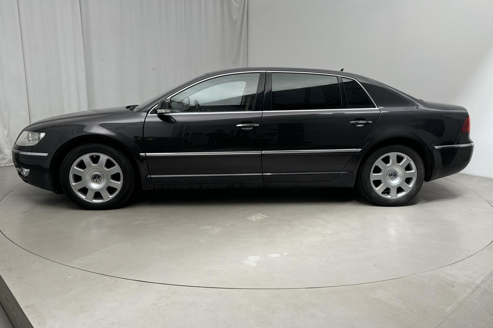 VW Phaeton 6.0 W12 (450hk) - 11 821 mil - Automat - Dark Brown - 2009