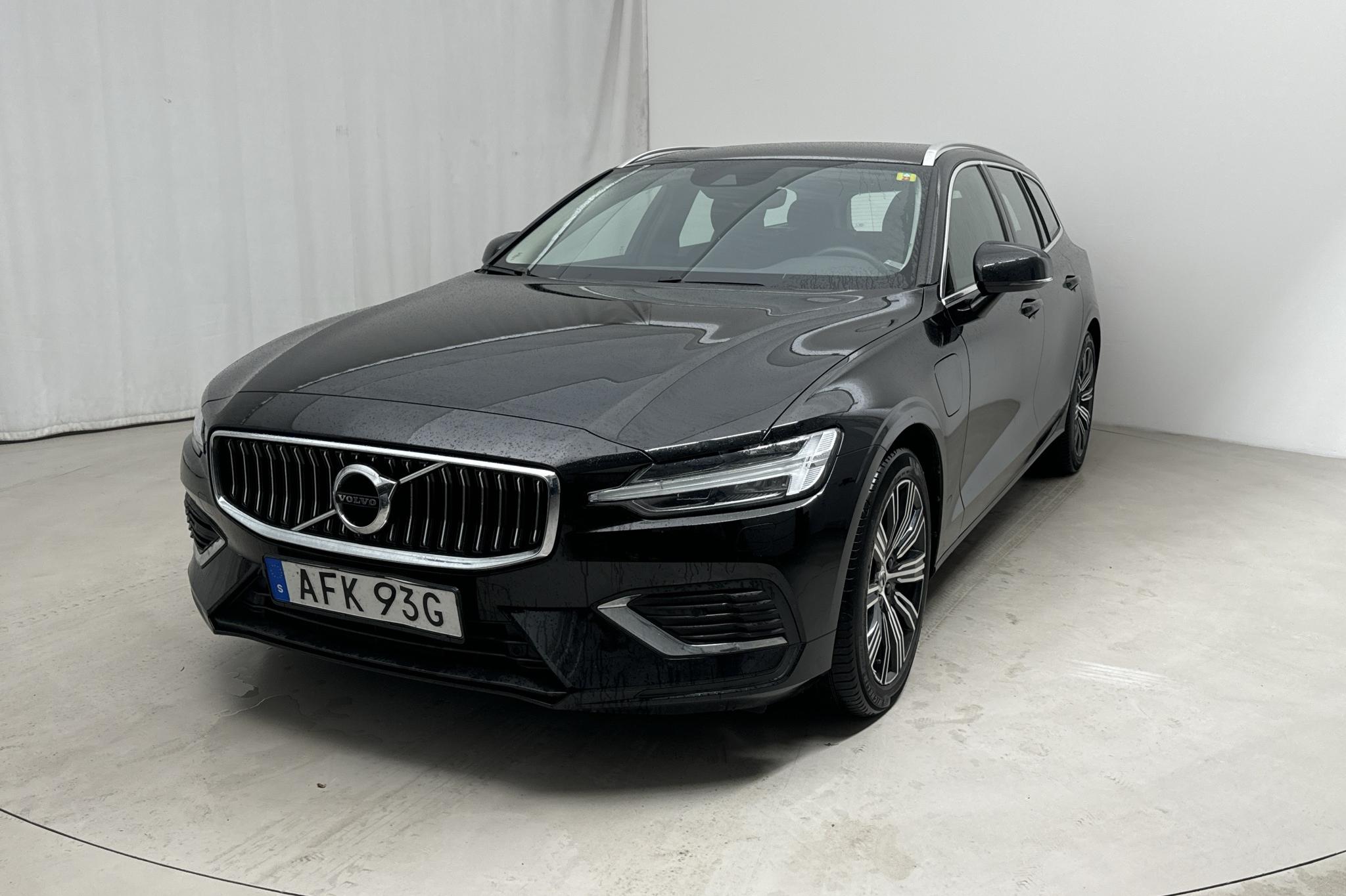 Volvo V60 T6 AWD Twin Engine (340hk) - 9 916 mil - Automat - svart - 2022