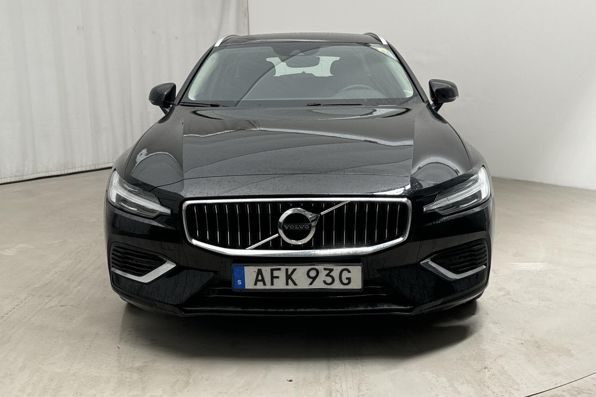 Volvo V60 T6 AWD Twin Engine (340hk) - 99 160 km - Automaatne - must - 2022