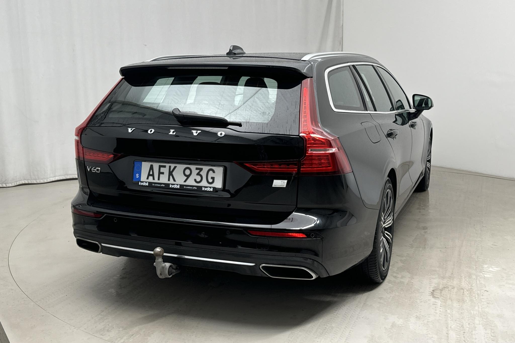 Volvo V60 T6 AWD Twin Engine (340hk) - 9 916 mil - Automat - svart - 2022