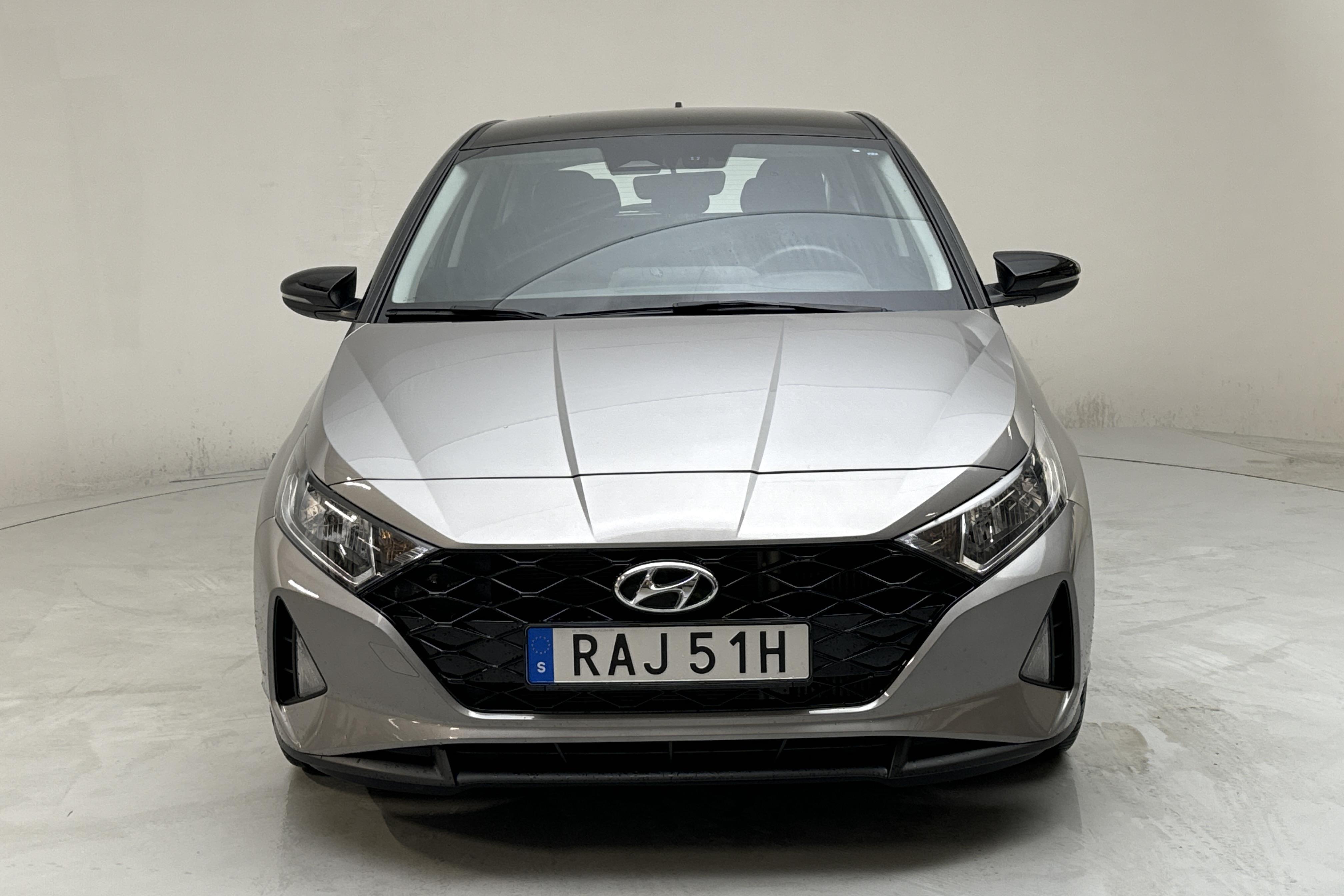 Hyundai i20 1.0 T-GDi (100hk) - 13 400 km - Automaatne - hall - 2023