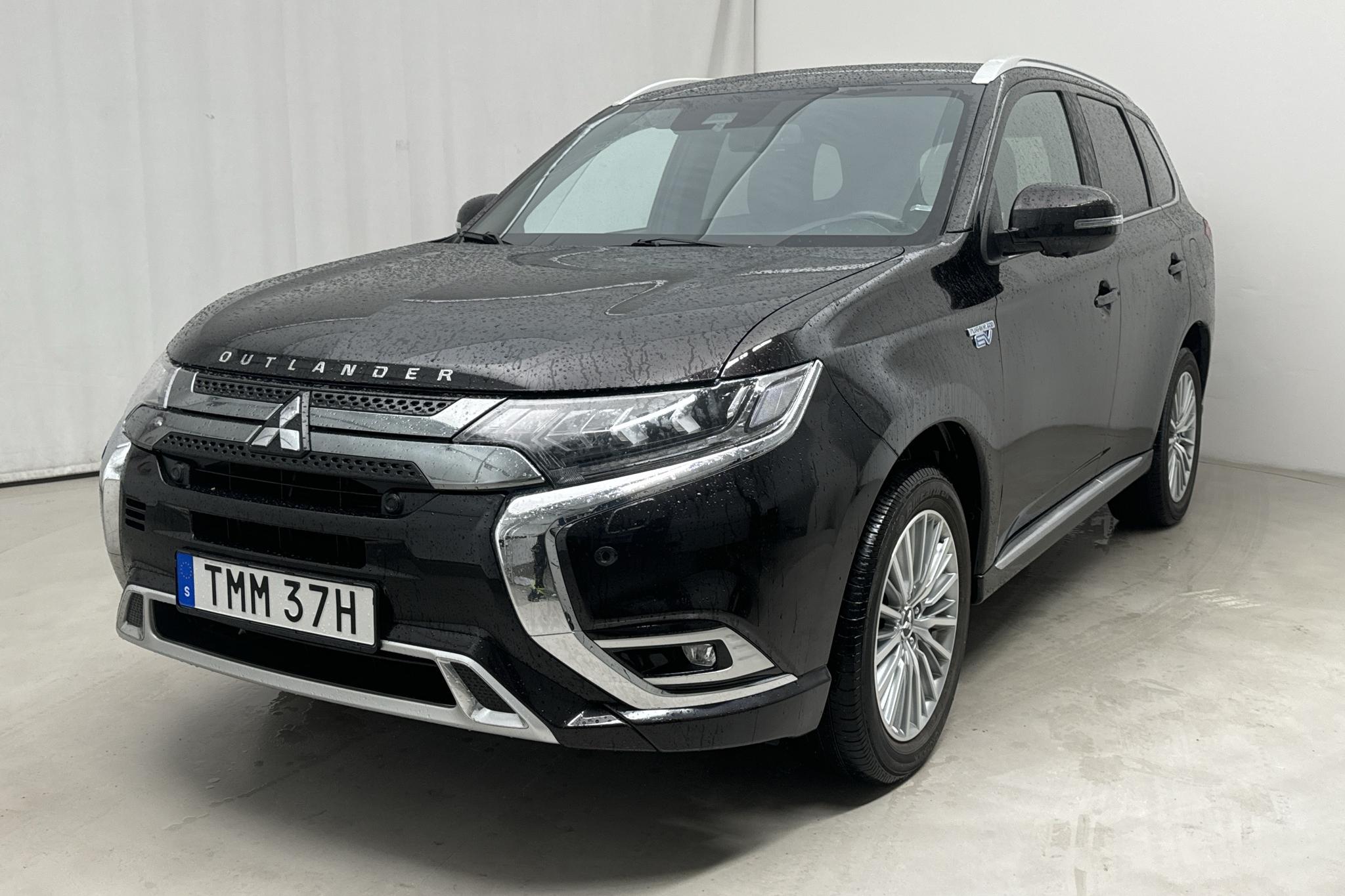 Mitsubishi Outlander 2.4 Plug-in Hybrid 4WD (136hk) - 86 050 km - Automaattinen - musta - 2020