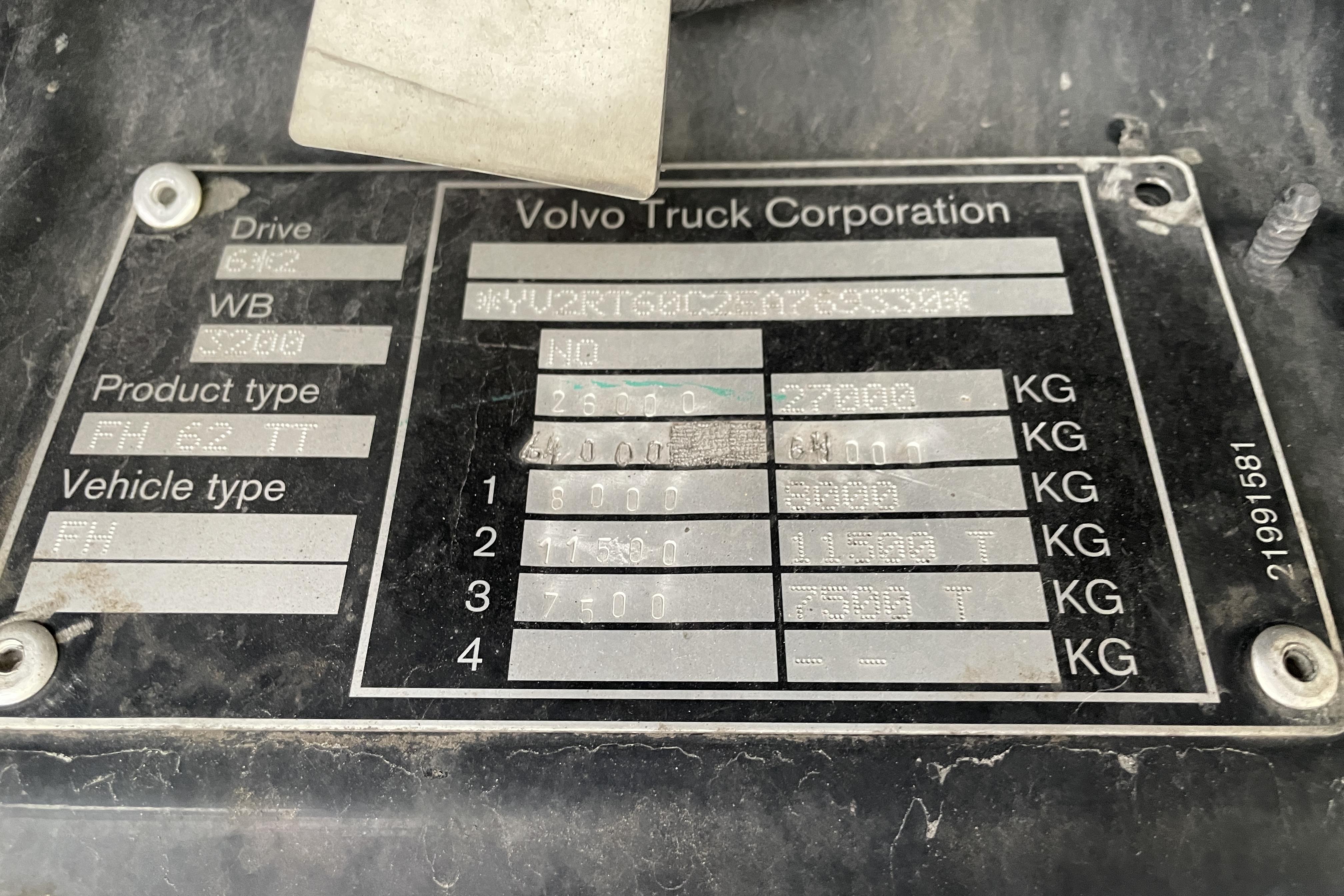 Volvo FH540 - 987 805 km - Automatyczna - czarny - 2014