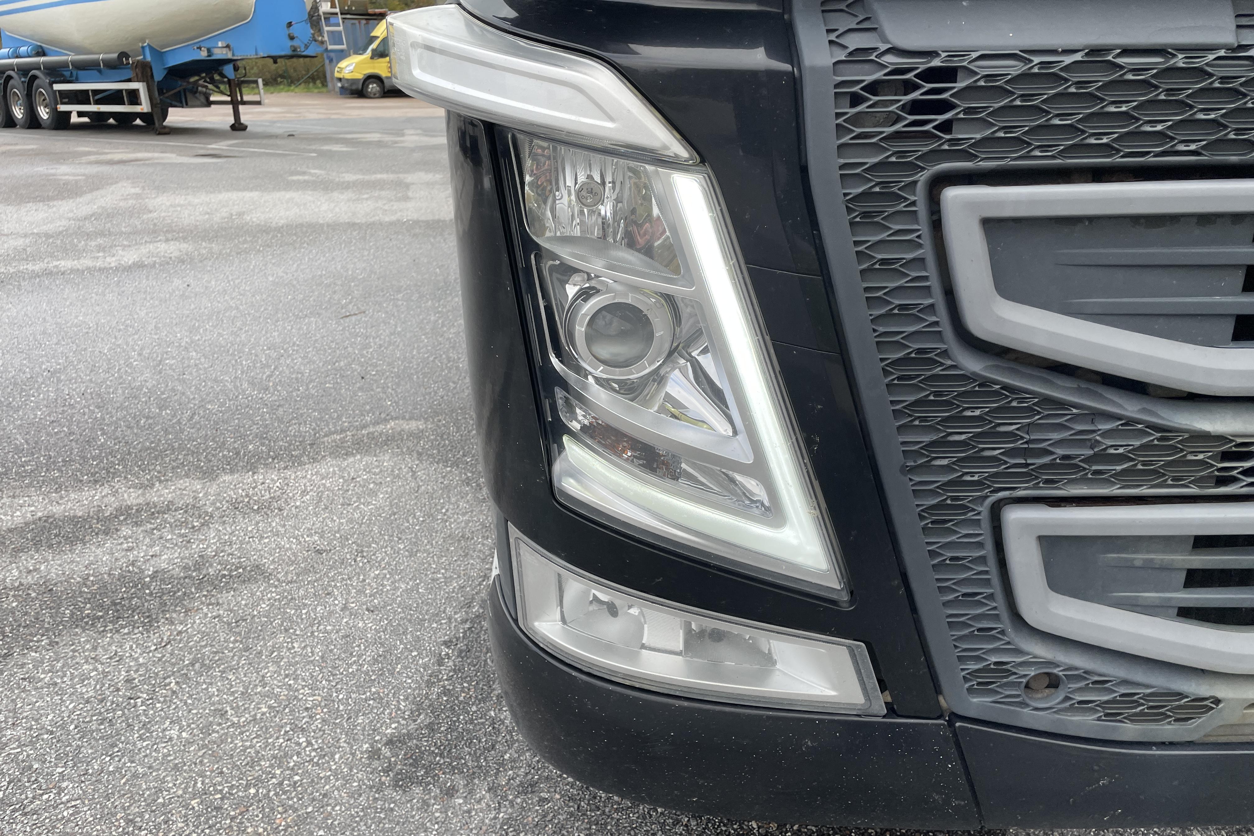 Volvo FH540 - 987 805 km - Automat - svart - 2014