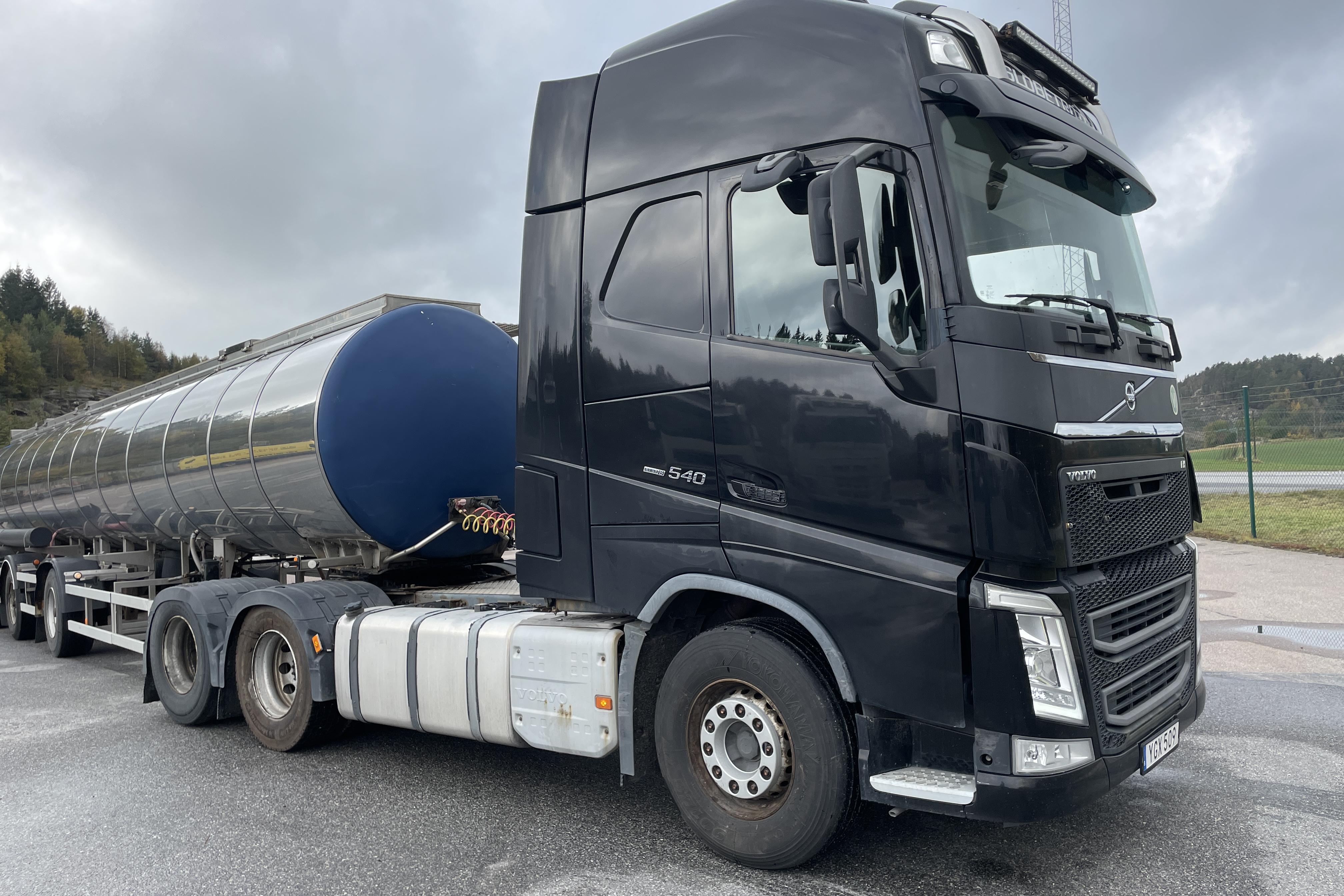 Volvo FH540 - 987 805 km - Automaatne - must - 2014