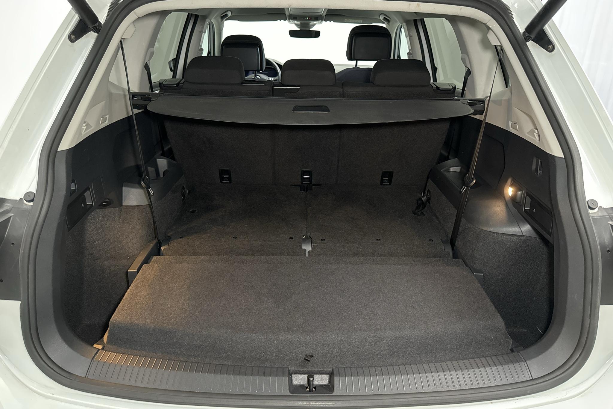 VW Tiguan Allspace 2.0 TDI 4MOTION (190hk) - 56 450 km - Automatyczna - biały - 2019