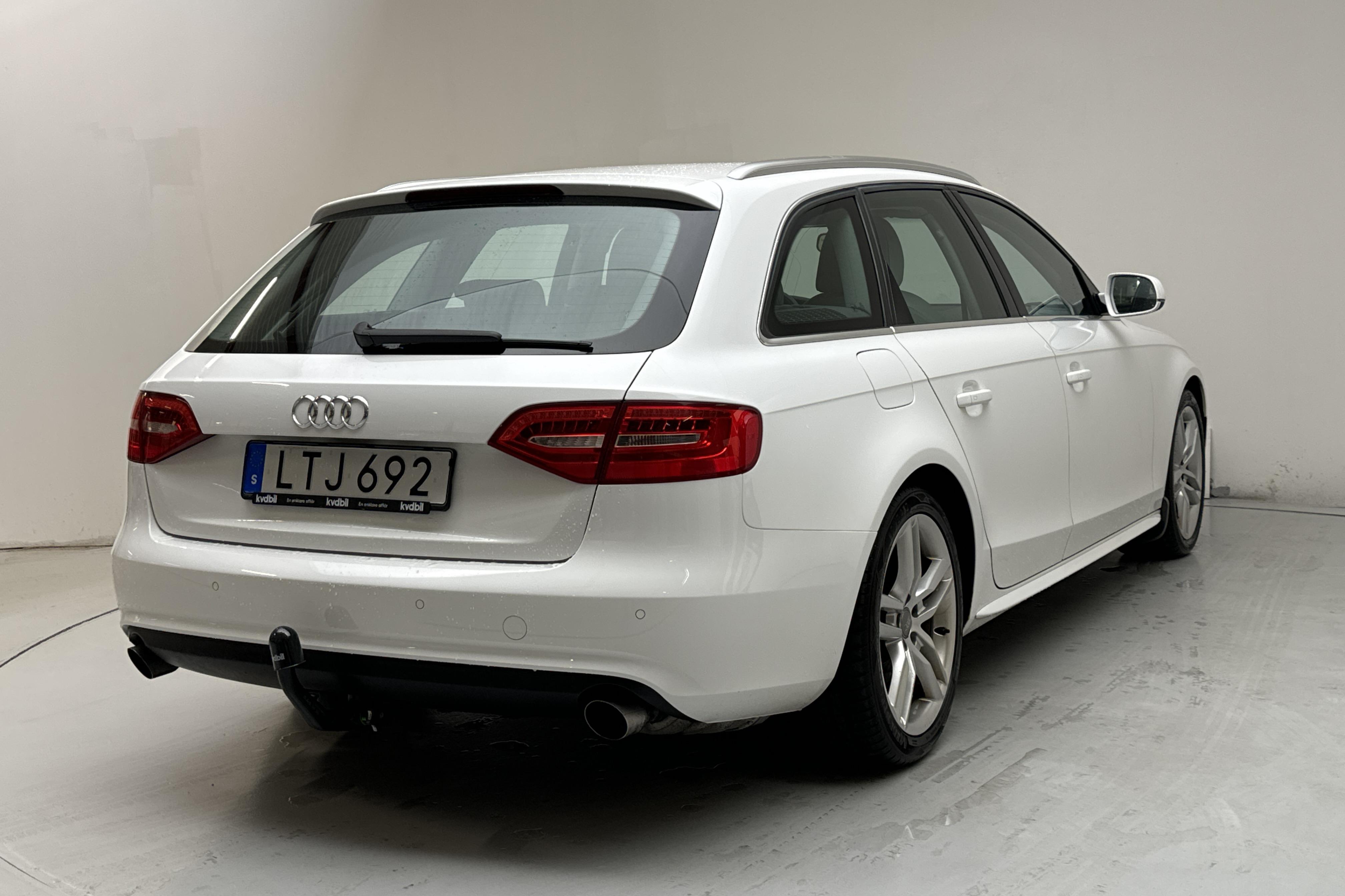 Audi A4 1.8 TFSI Avant (170hk) - 207 560 km - Manual - white - 2013