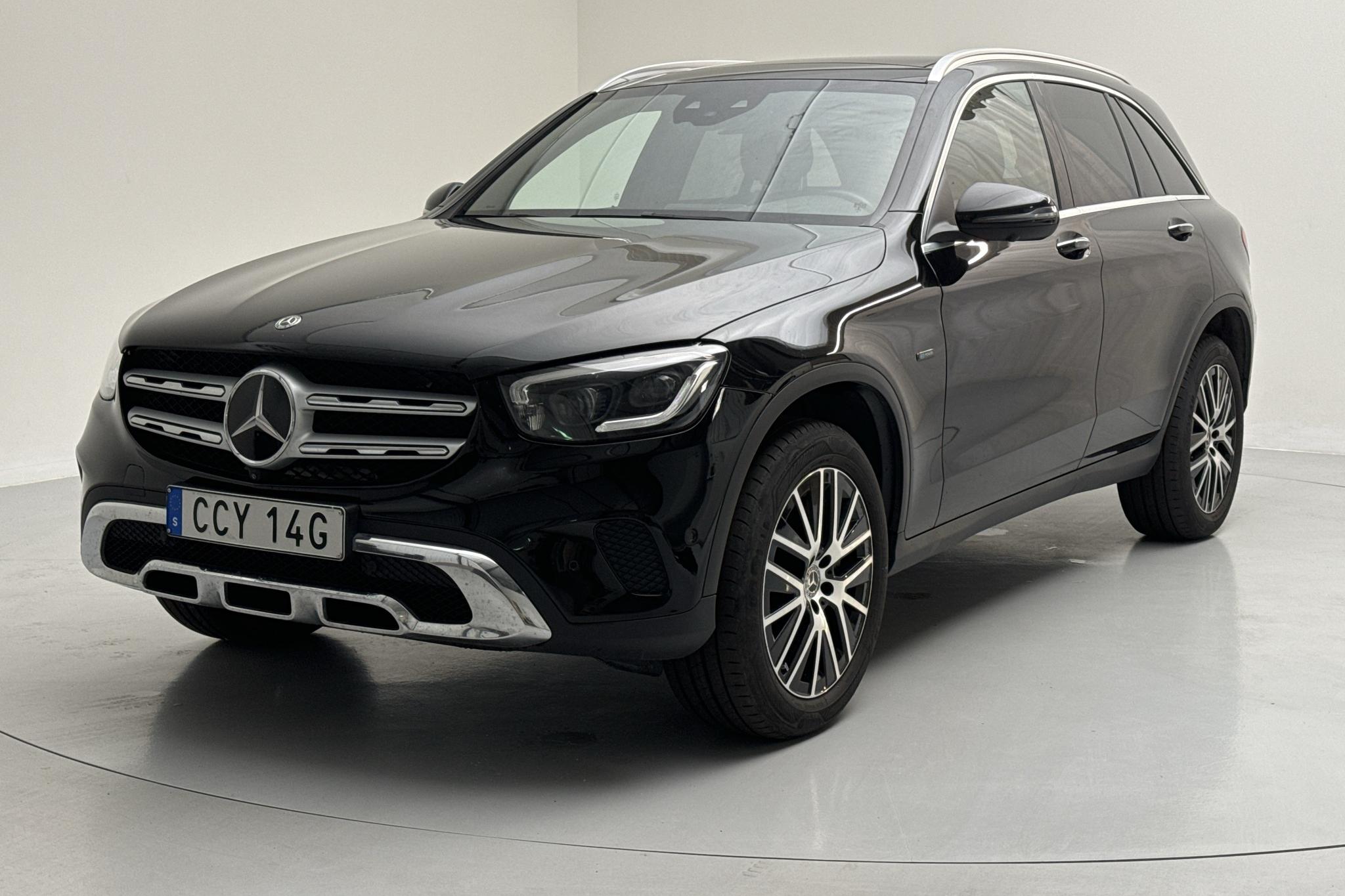 Mercedes GLC 300 e 4MATIC X253 (333hk) - 119 300 km - Automatyczna - czarny - 2020