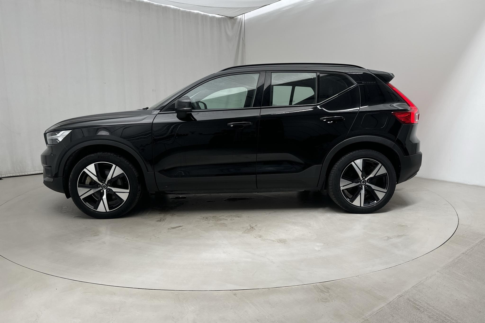 Volvo XC40 P8 Recharge Twin AWD (408hk) - 77 530 km - Automaatne - must - 2021