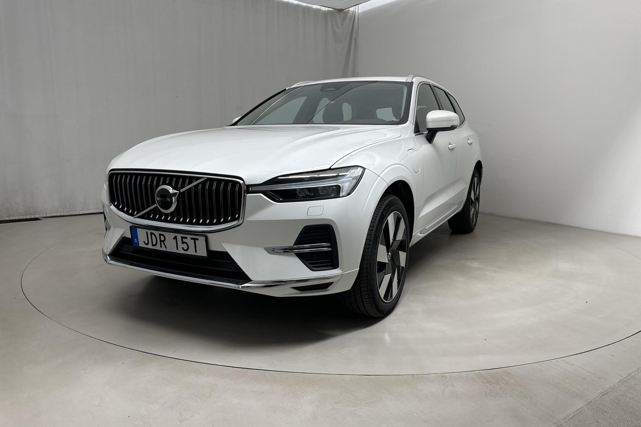 Volvo XC60 T6 AWD Recharge (350hk) - 5 950 km - Automaatne - valge - 2024