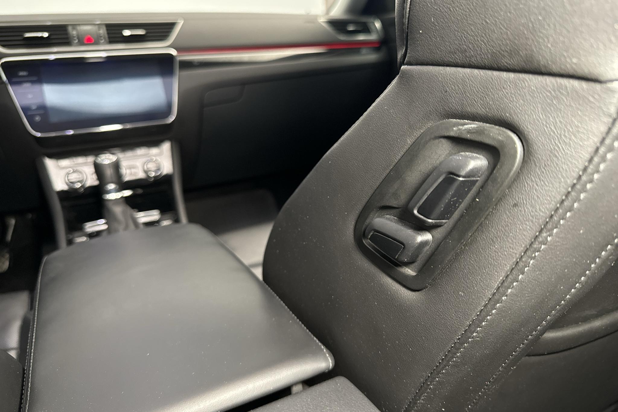 Skoda Superb 2.0 TDI 4x4 Kombi (190hk) - 17 596 mil - Automat - blå - 2018