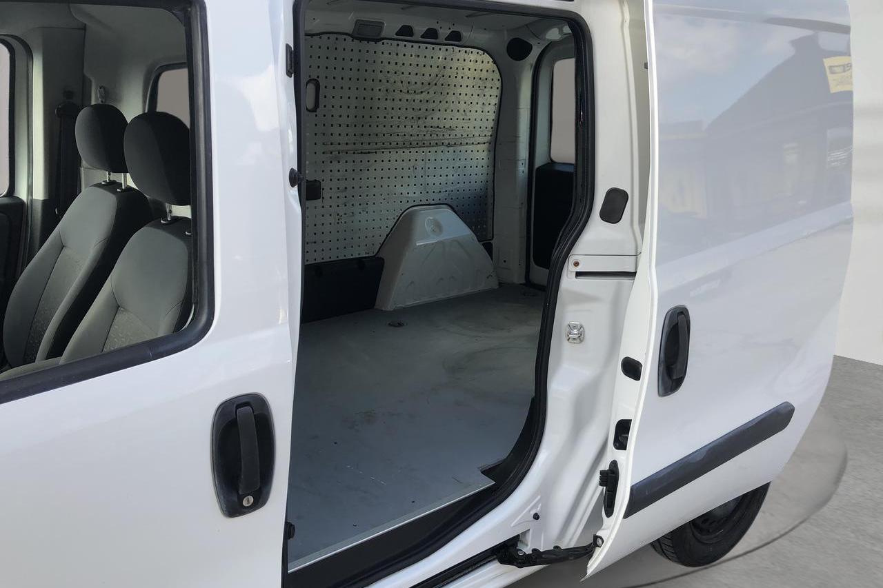 Fiat Doblo Cargo 1.4 CNG (95hk) - 84 150 km - Käsitsi - valge - 2014