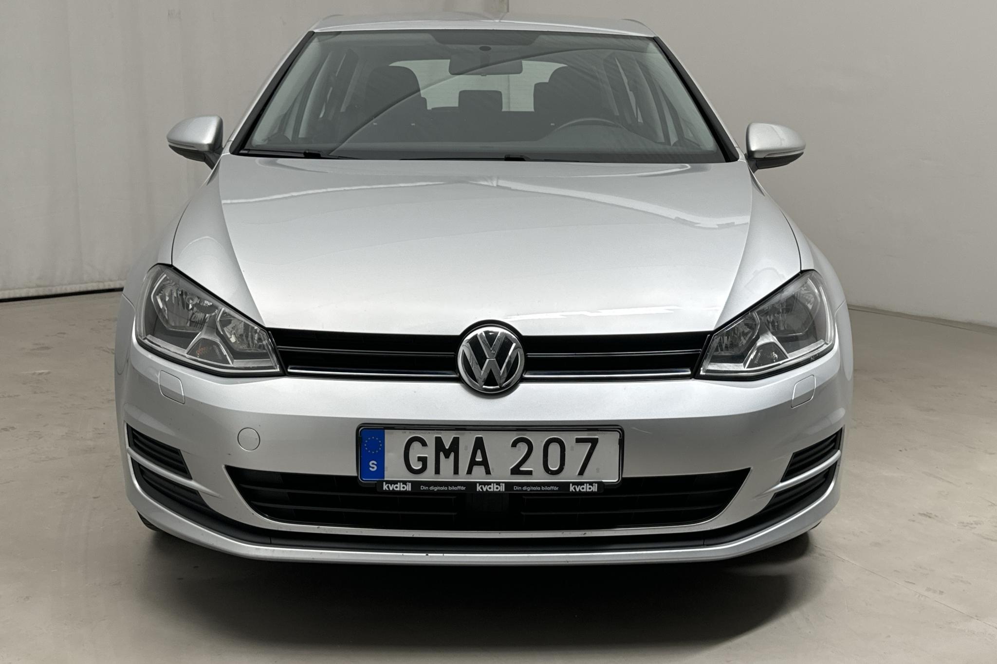 VW Golf VII 1.2 TSI 5dr (110hk) - 8 983 mil - Manuell - silver - 2016