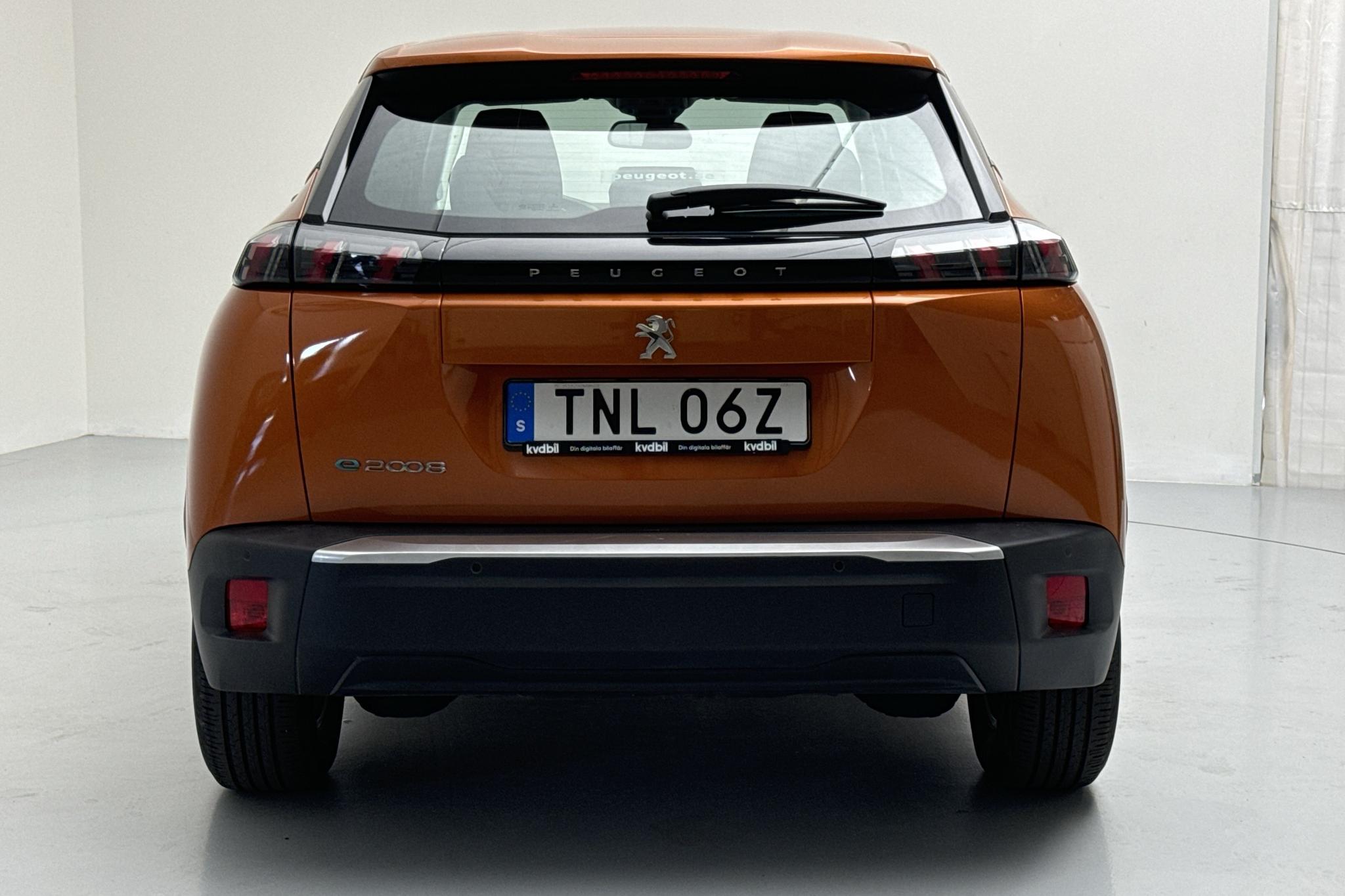 Peugeot e-2008 50 kWh (136hk) - 24 990 km - Automaatne - oranž - 2022