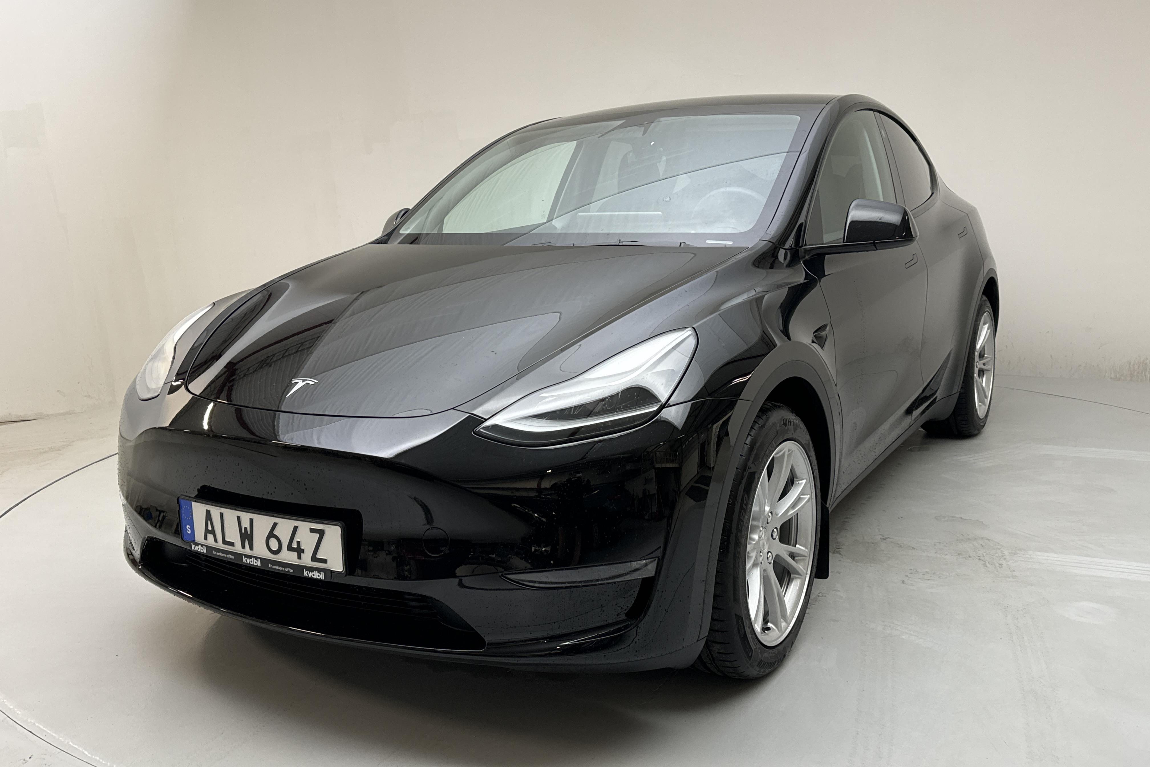 Tesla Model Y Long Range Dual Motor AWD - 17 180 km - Automatic - black - 2023