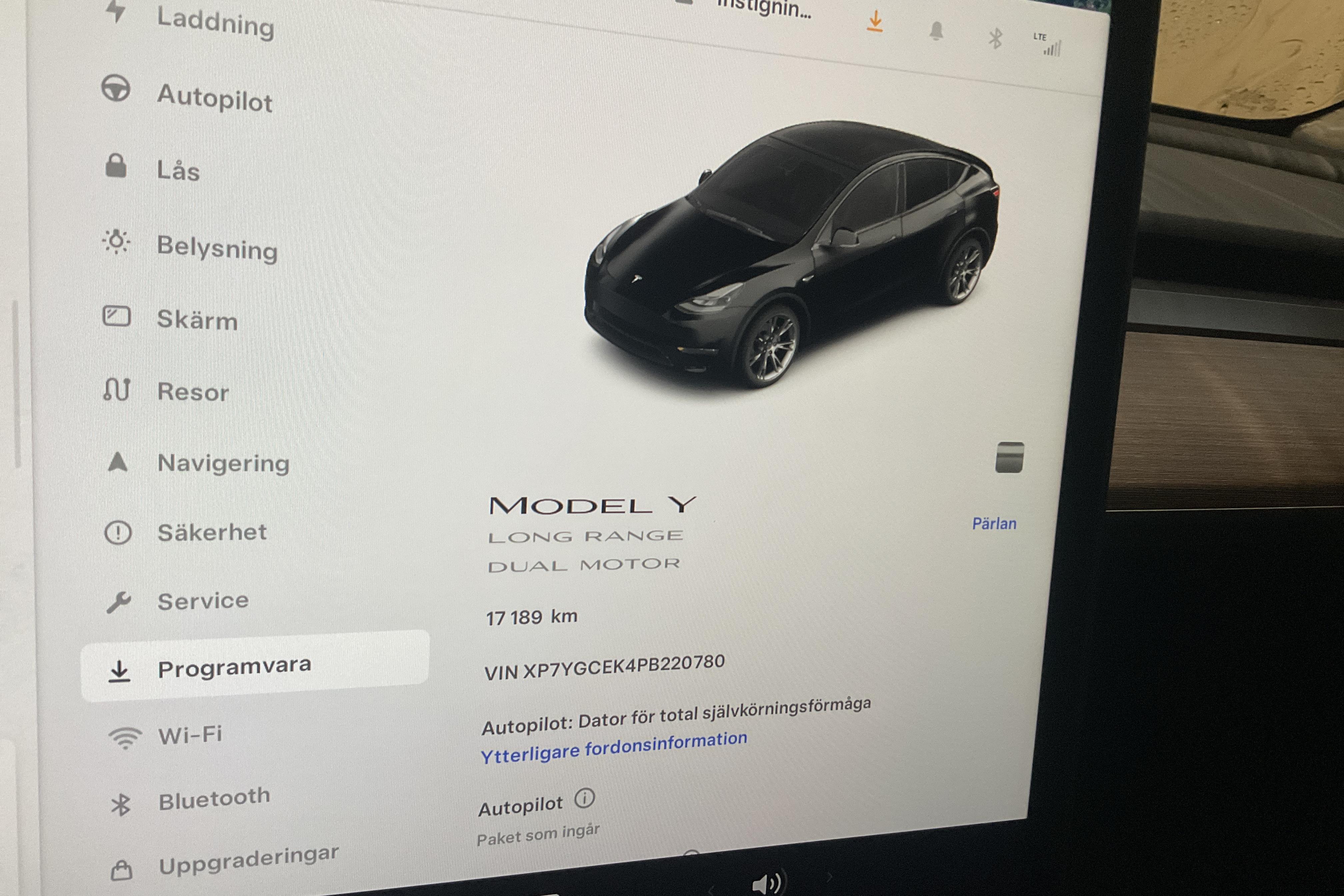 Tesla Model Y Long Range Dual Motor AWD - 17 180 km - Automatic - black - 2023