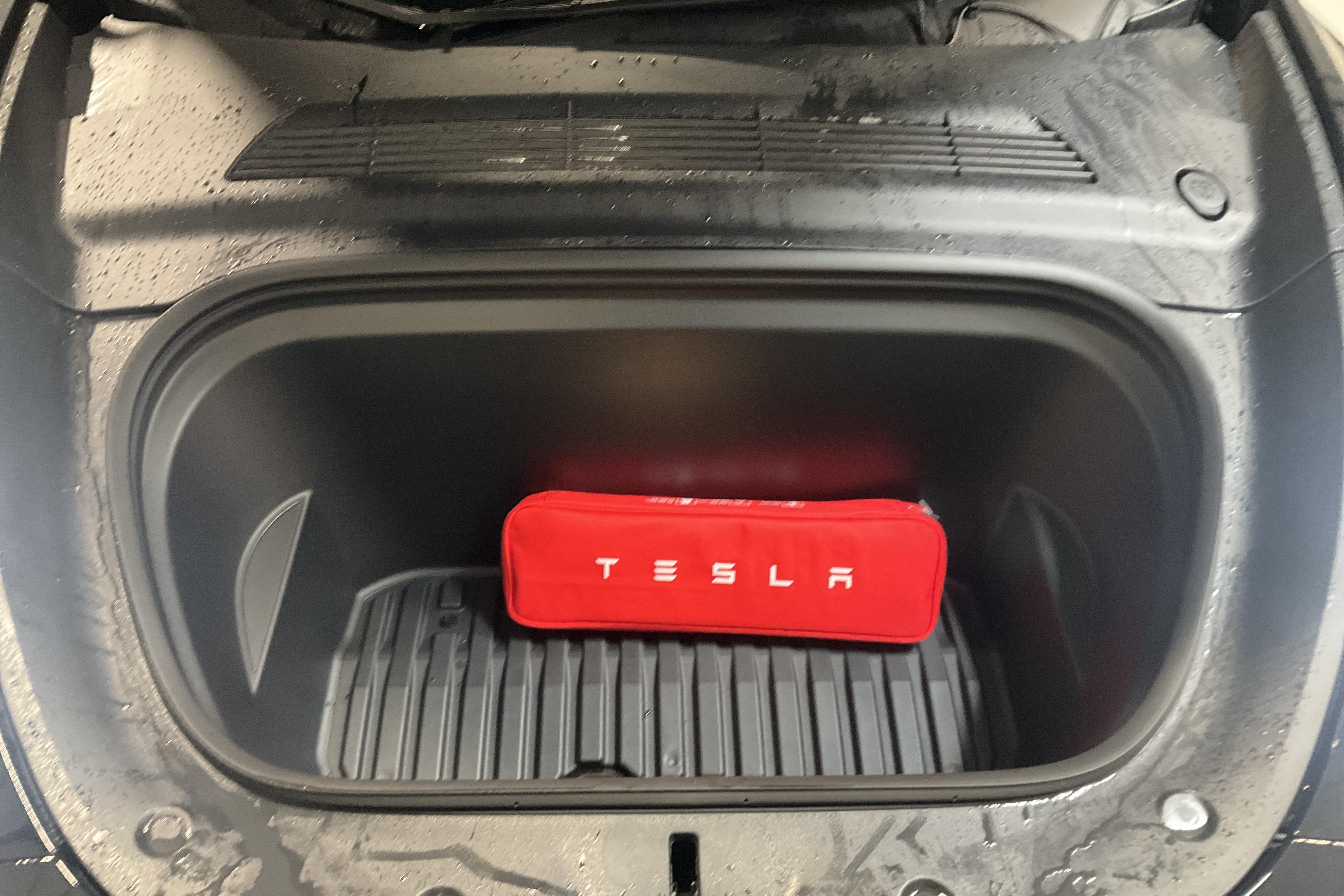 Tesla Model Y Long Range Dual Motor AWD - 17 180 km - Automaatne - must - 2023