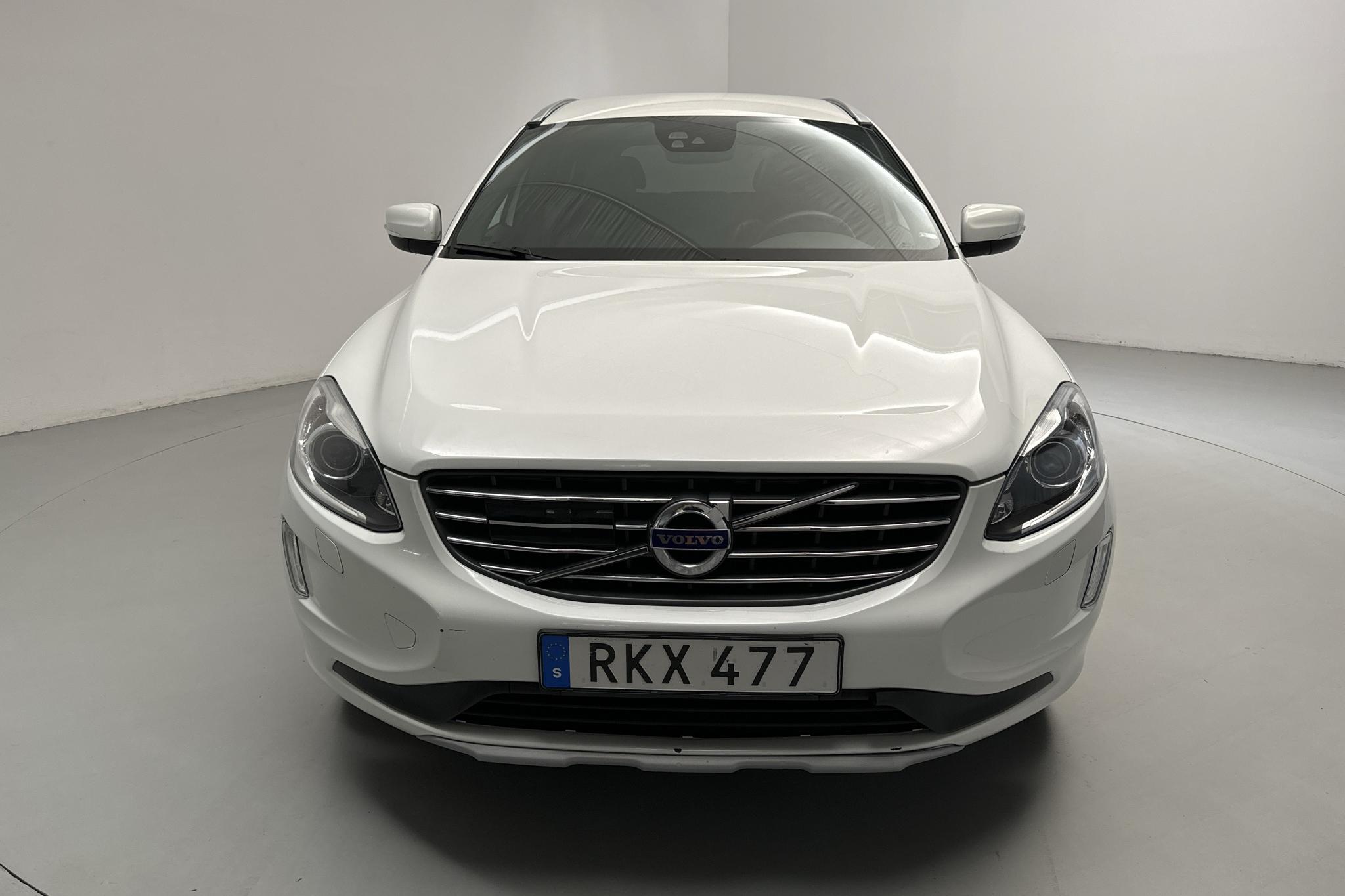 Volvo XC60 D4 AWD (190hk) - 89 860 km - Automaatne - valge - 2017