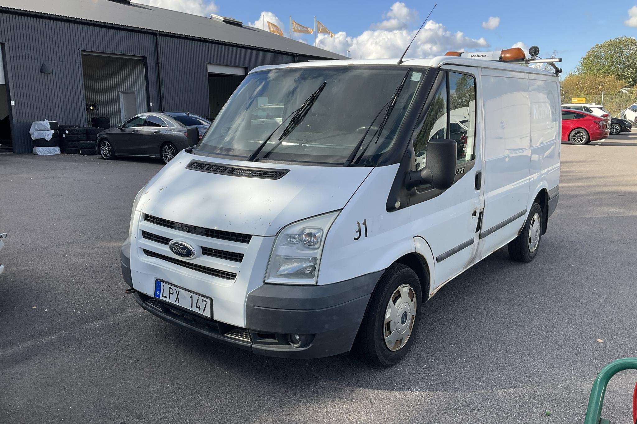 Ford Transit 260 2.2 TDCi Skåp (85hk) - 274 360 km - Manualna - biały - 2011