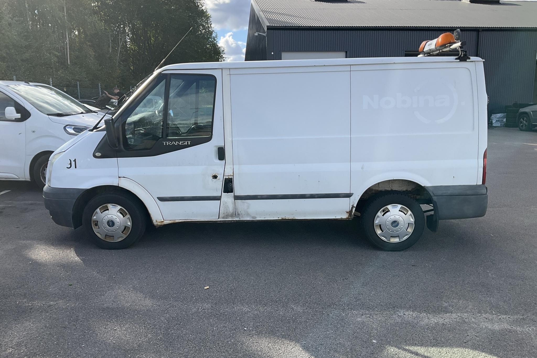 Ford Transit 260 2.2 TDCi Skåp (85hk) - 27 436 mil - Manuell - vit - 2011