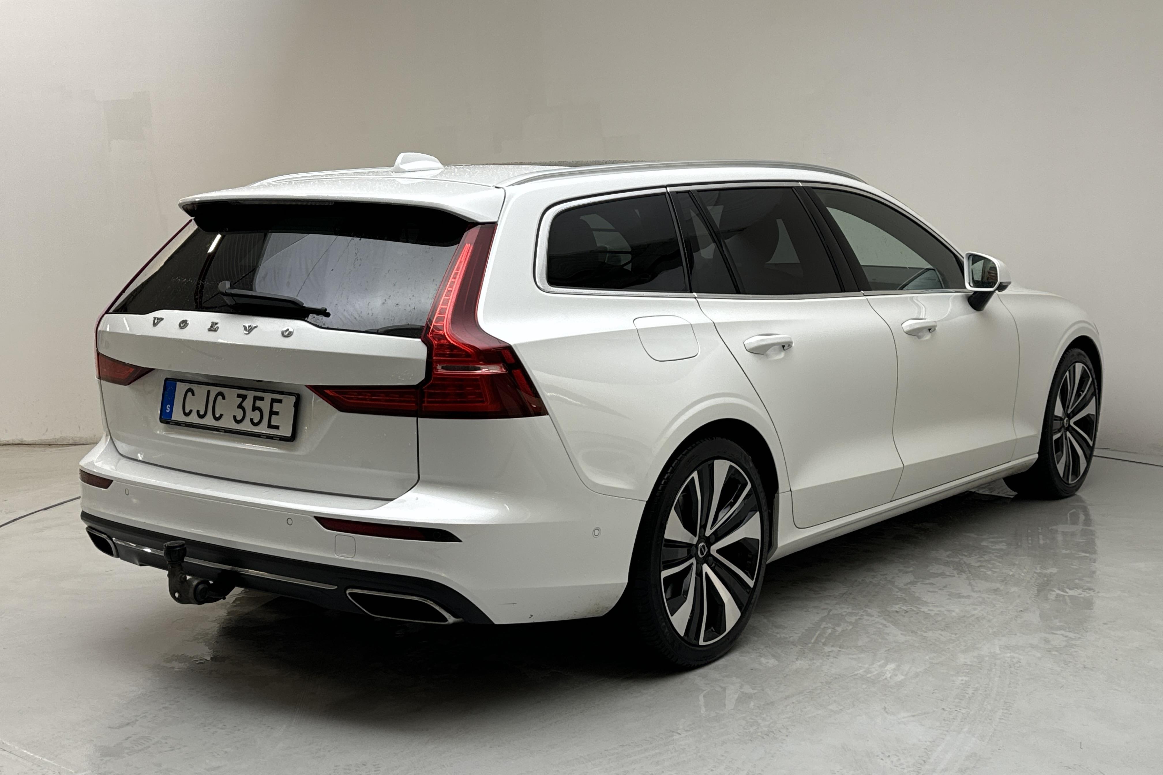 Volvo V60 T6 AWD Twin Engine (340hk) - 175 560 km - Automaattinen - valkoinen - 2020