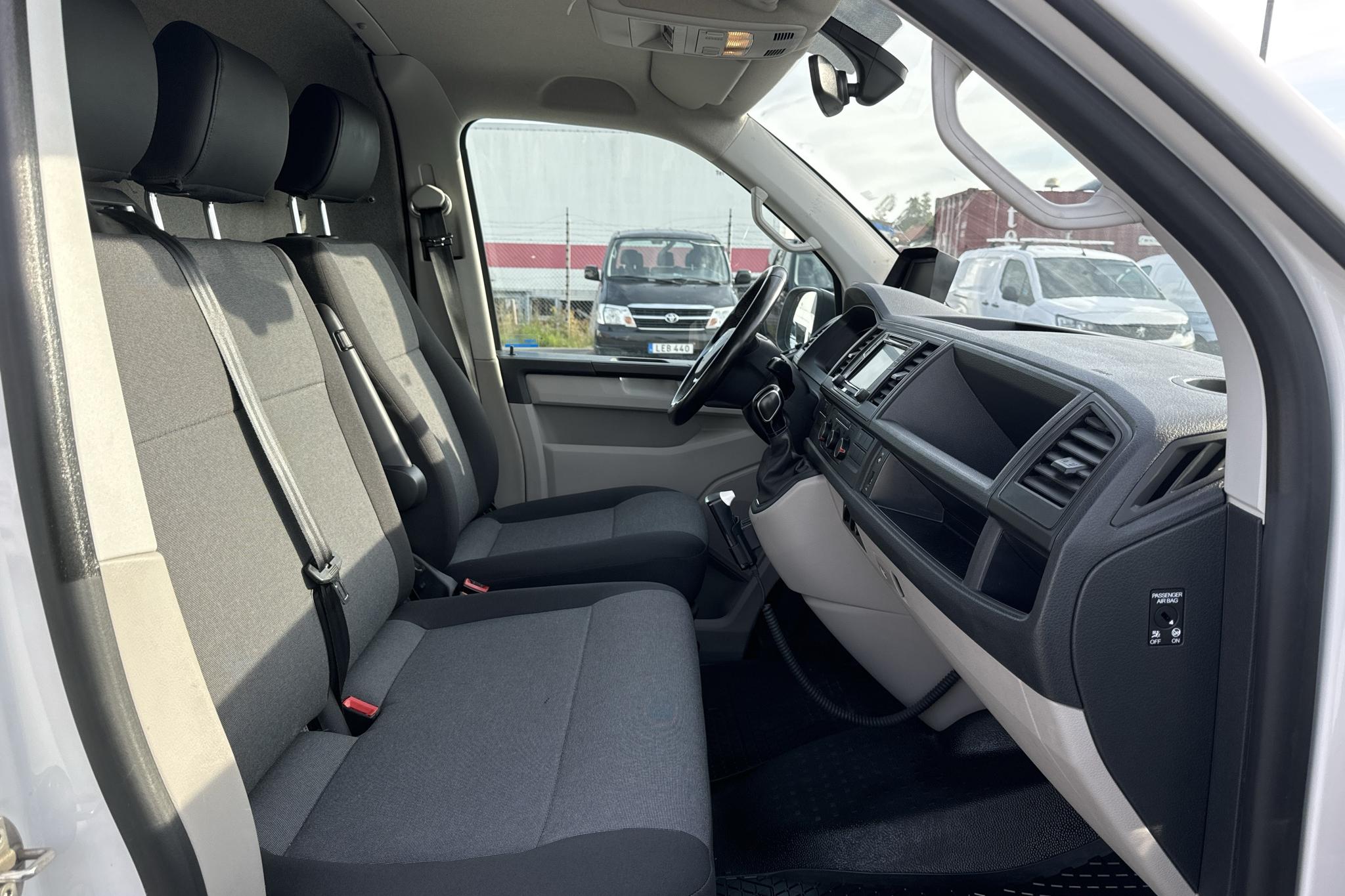 VW Transporter T6 2.0 TDI BMT Skåp 4MOTION (150hk) - 51 500 km - Automatic - white - 2019