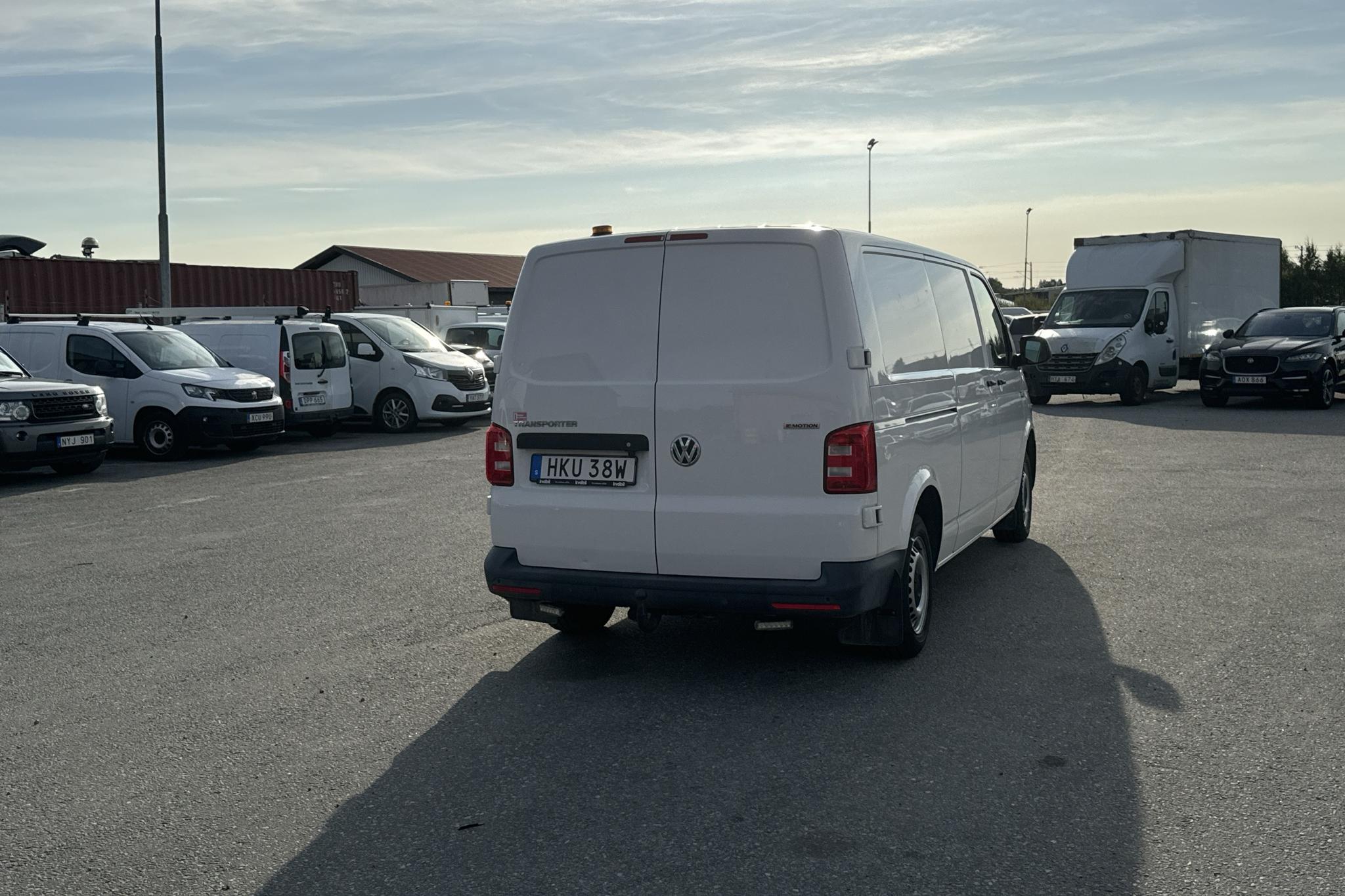 VW Transporter T6 2.0 TDI BMT Skåp 4MOTION (150hk) - 51 500 km - Automatic - white - 2019