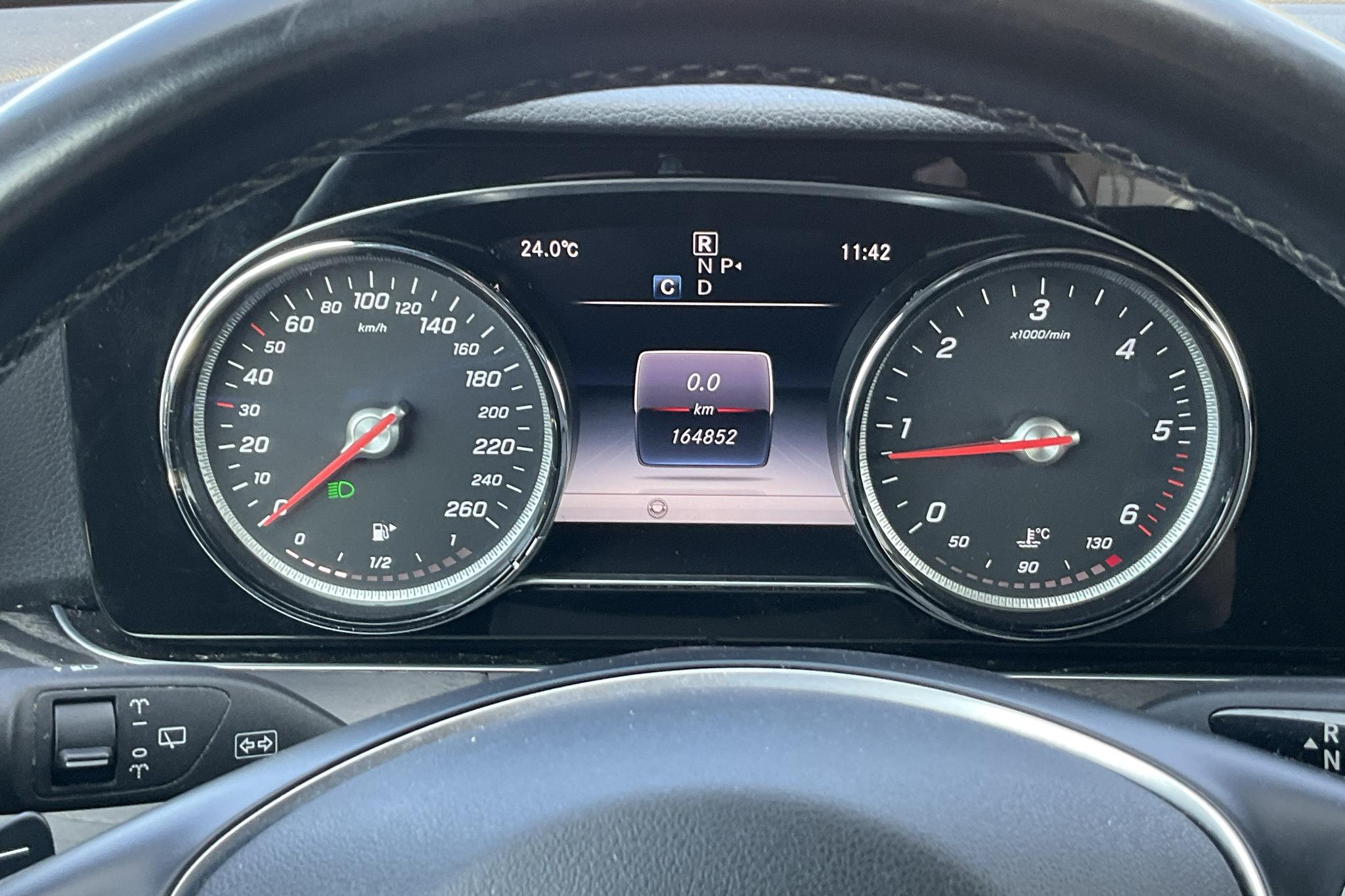 Mercedes E 220 d Kombi S213 (194hk) - 164 860 km - Automatyczna - srebro - 2017